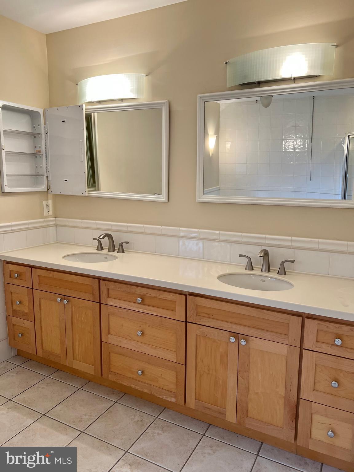 SALONA VILLAGE - Residential Lease