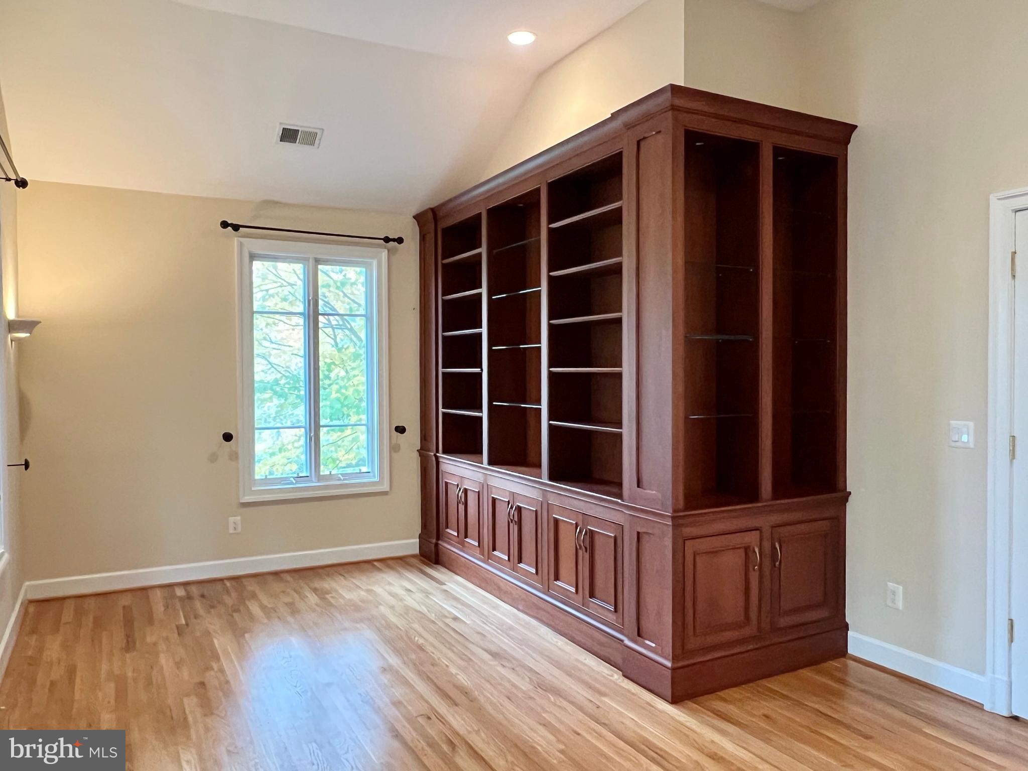 SALONA VILLAGE - Residential Lease