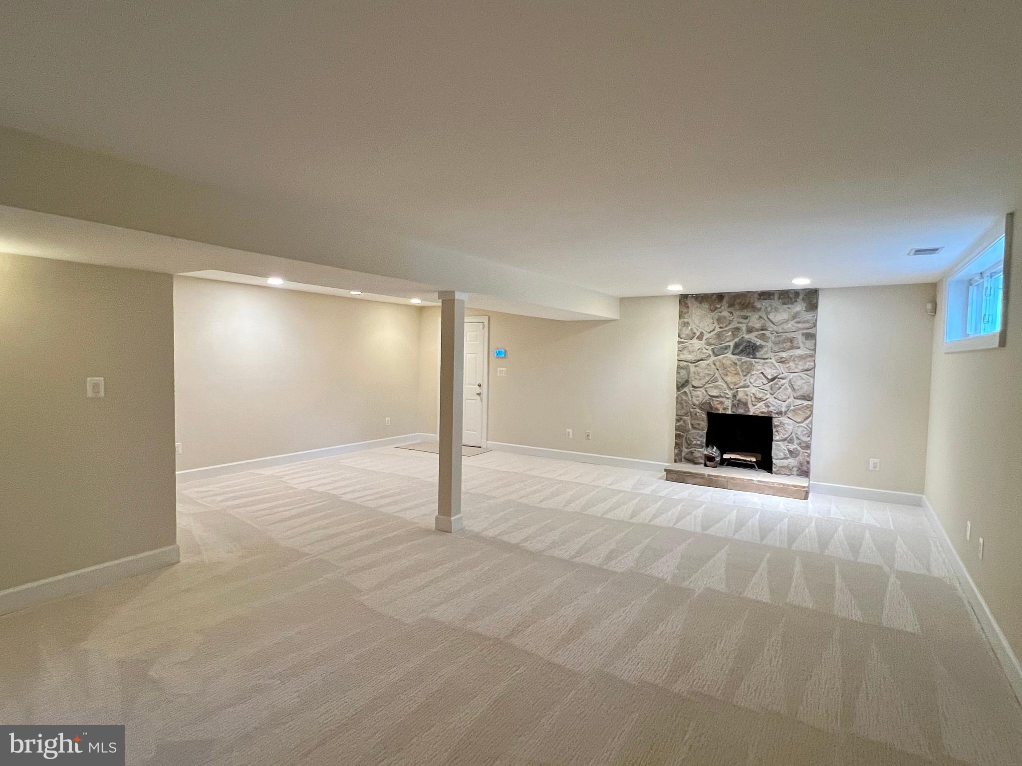 SALONA VILLAGE - Residential Lease