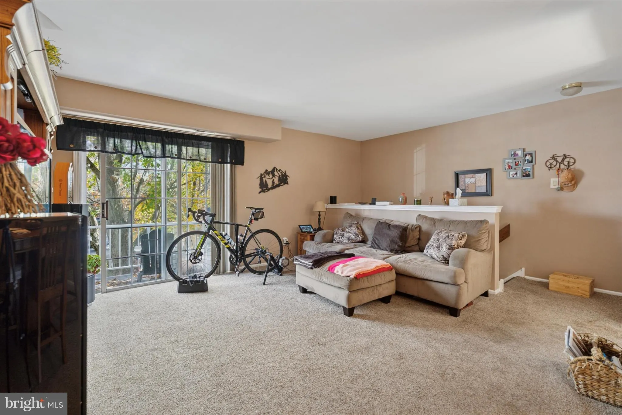 Newtown, Pennsylvania 18940, United States, 2 Bedrooms Bedrooms, ,1 BathroomBathrooms,Residential,Active,233002