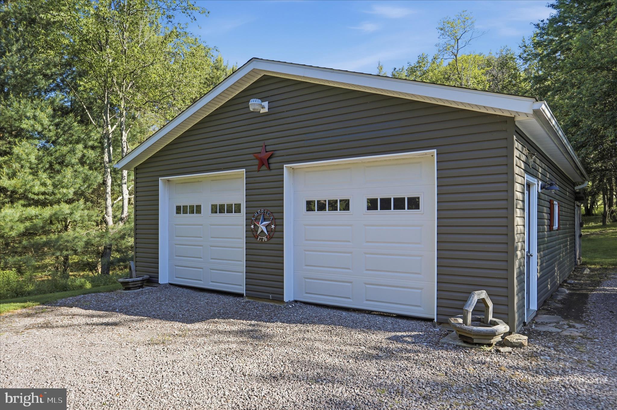 139 LAKEVIEW DRIVE