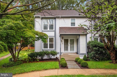 Townhouse For Sale - 10046 Beacon Pond Lane<br/> BURKE, VA 22015