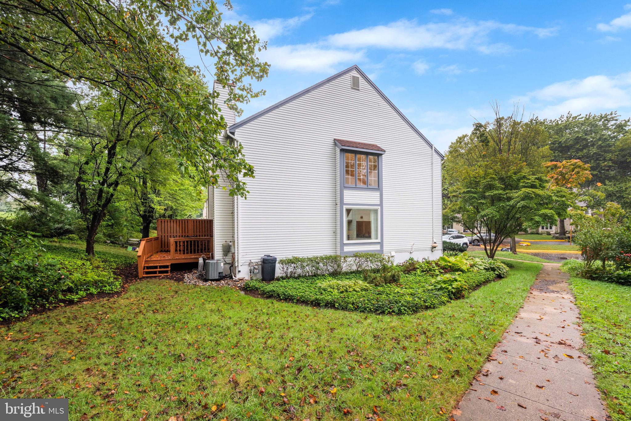 10046 BEACON POND LANE