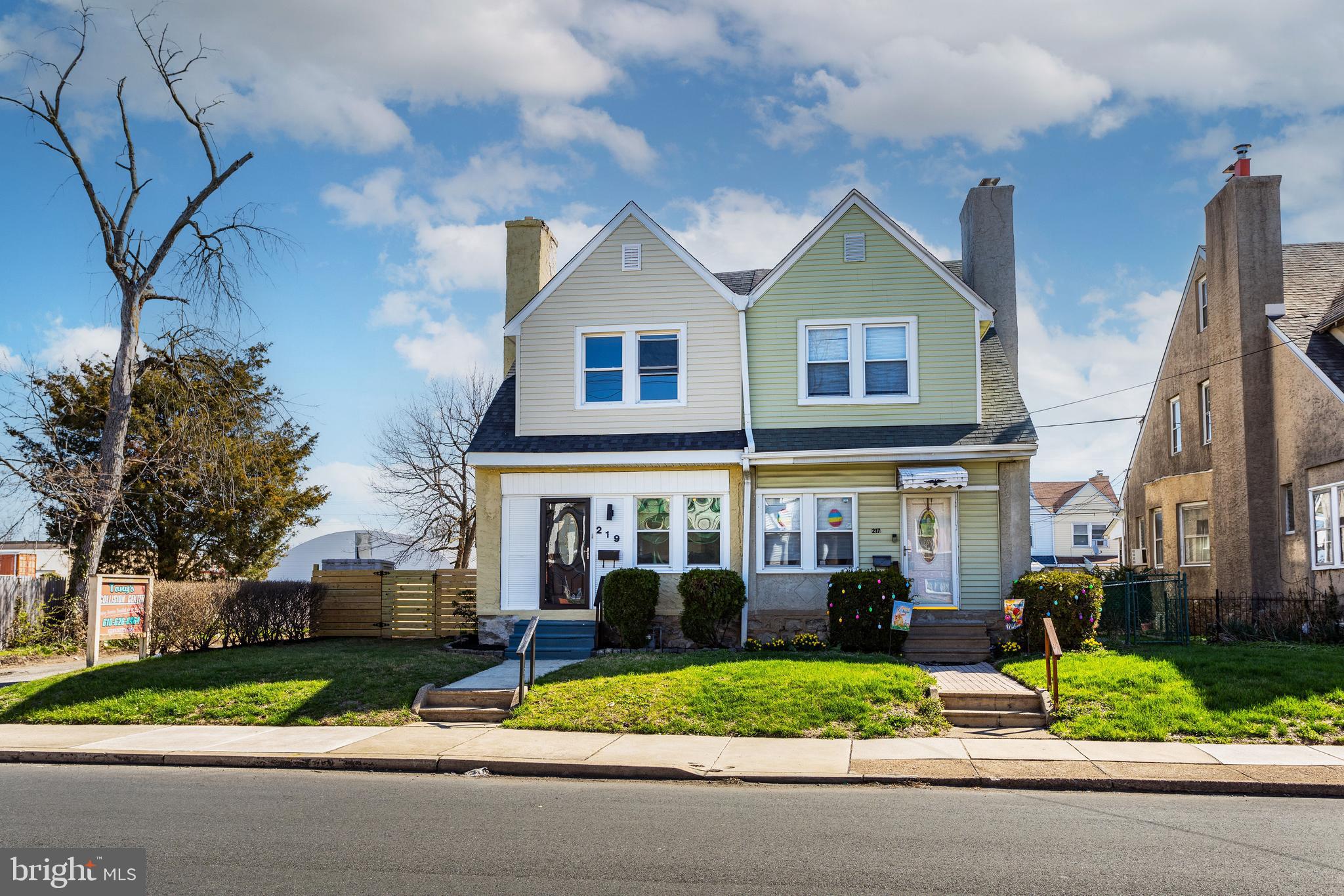 219 N WYCOMBE AVENUE