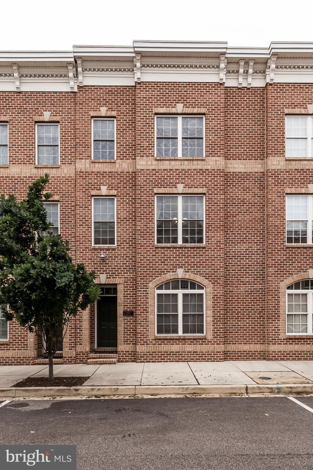 LOCUST POINT - Residential