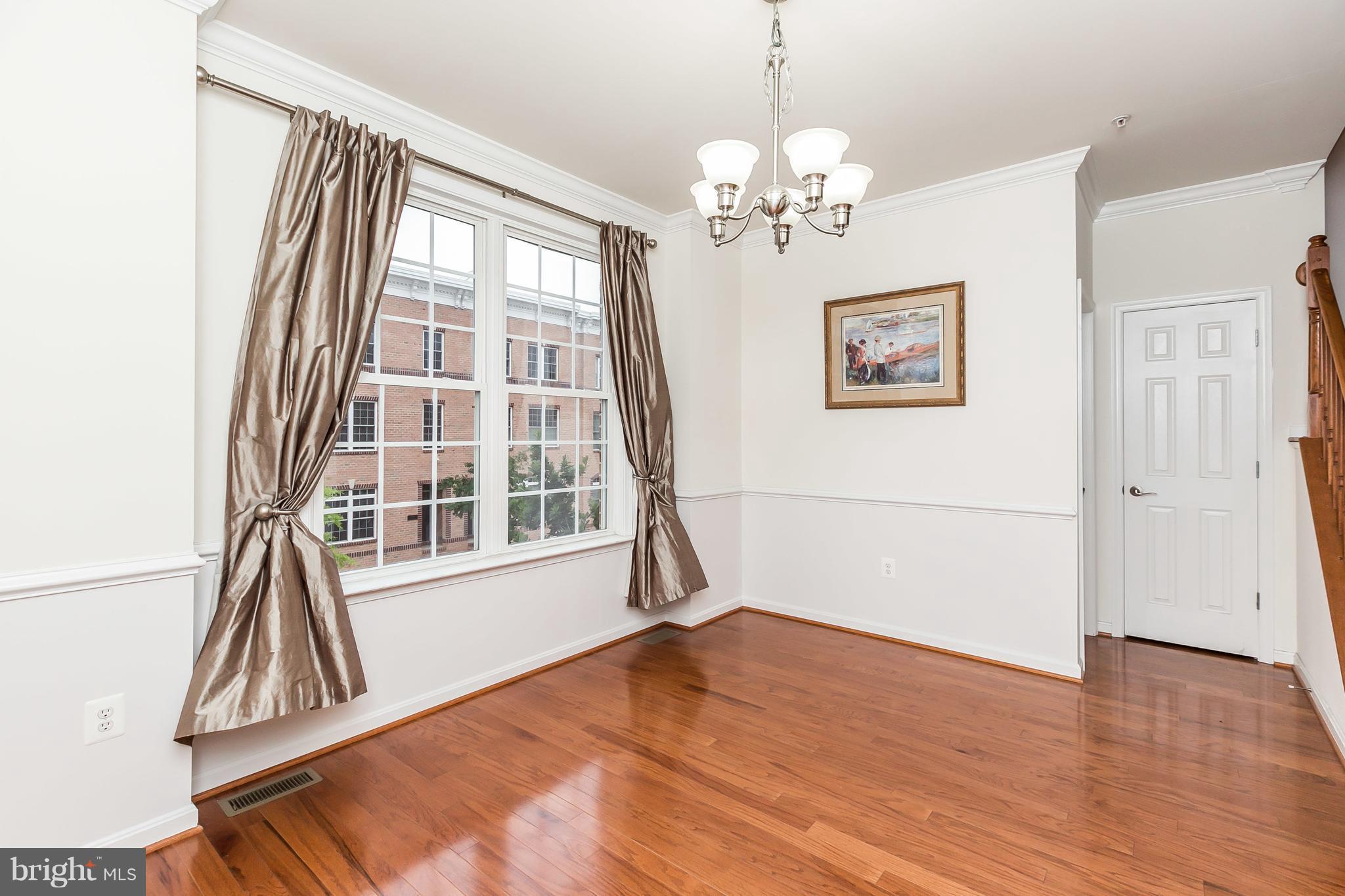 LOCUST POINT - Residential