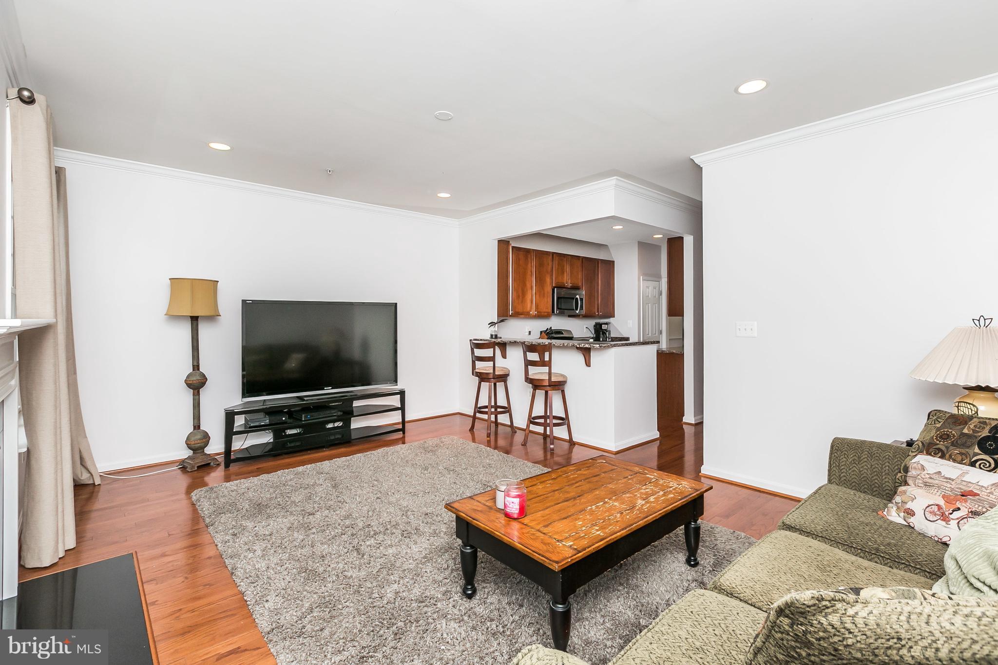 LOCUST POINT - Residential