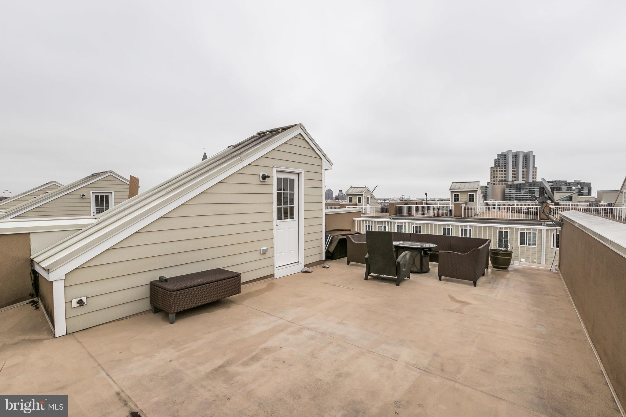 LOCUST POINT - Residential