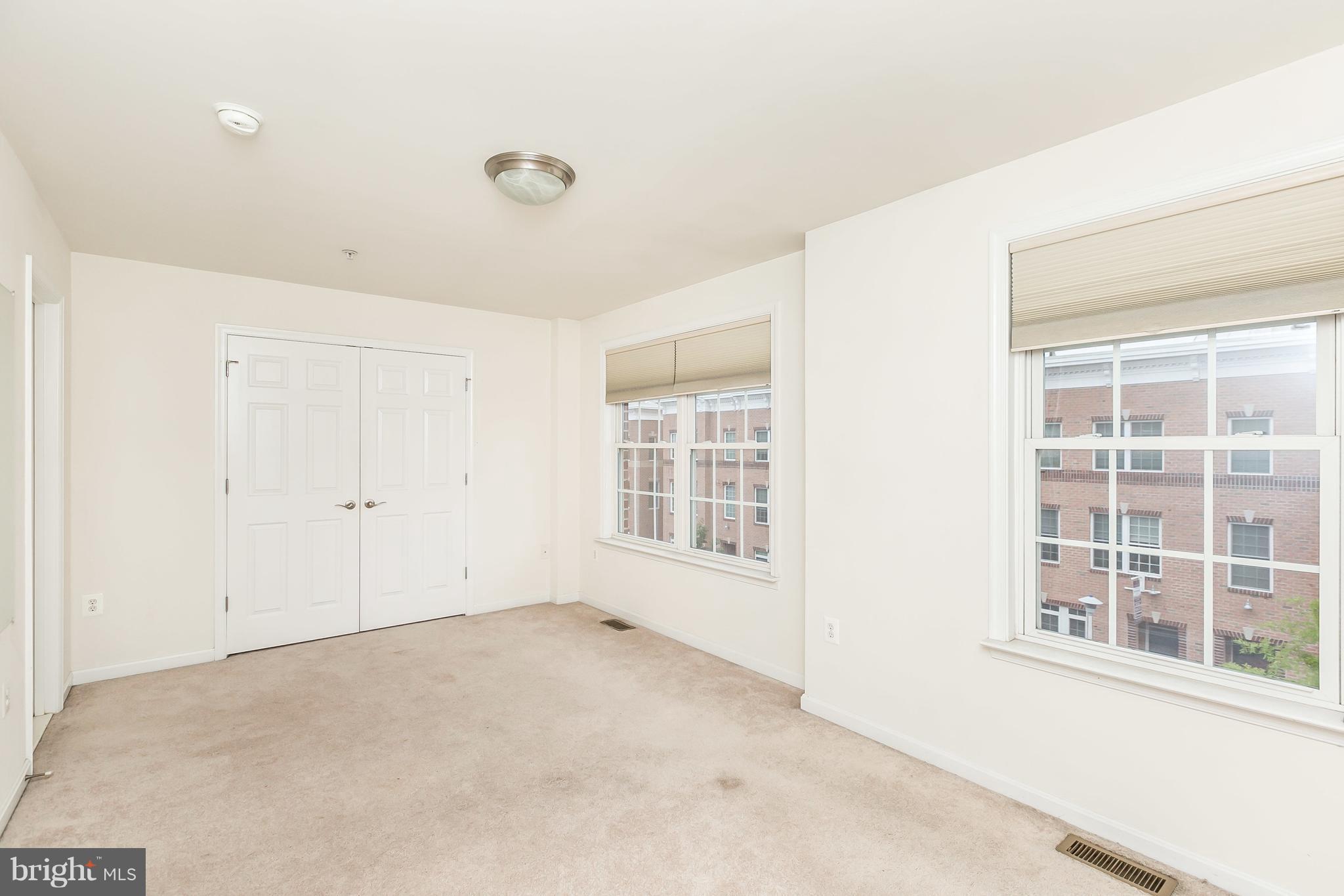 LOCUST POINT - Residential