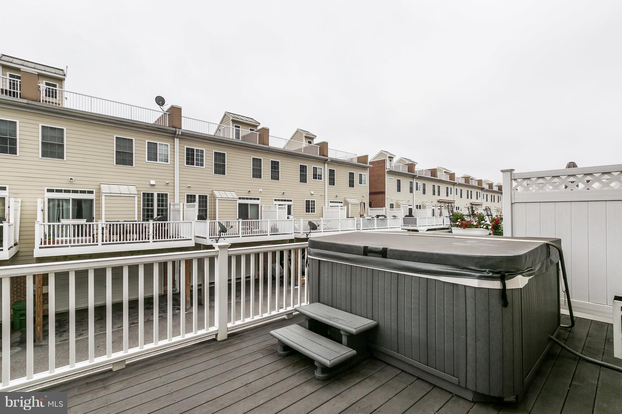 LOCUST POINT - Residential