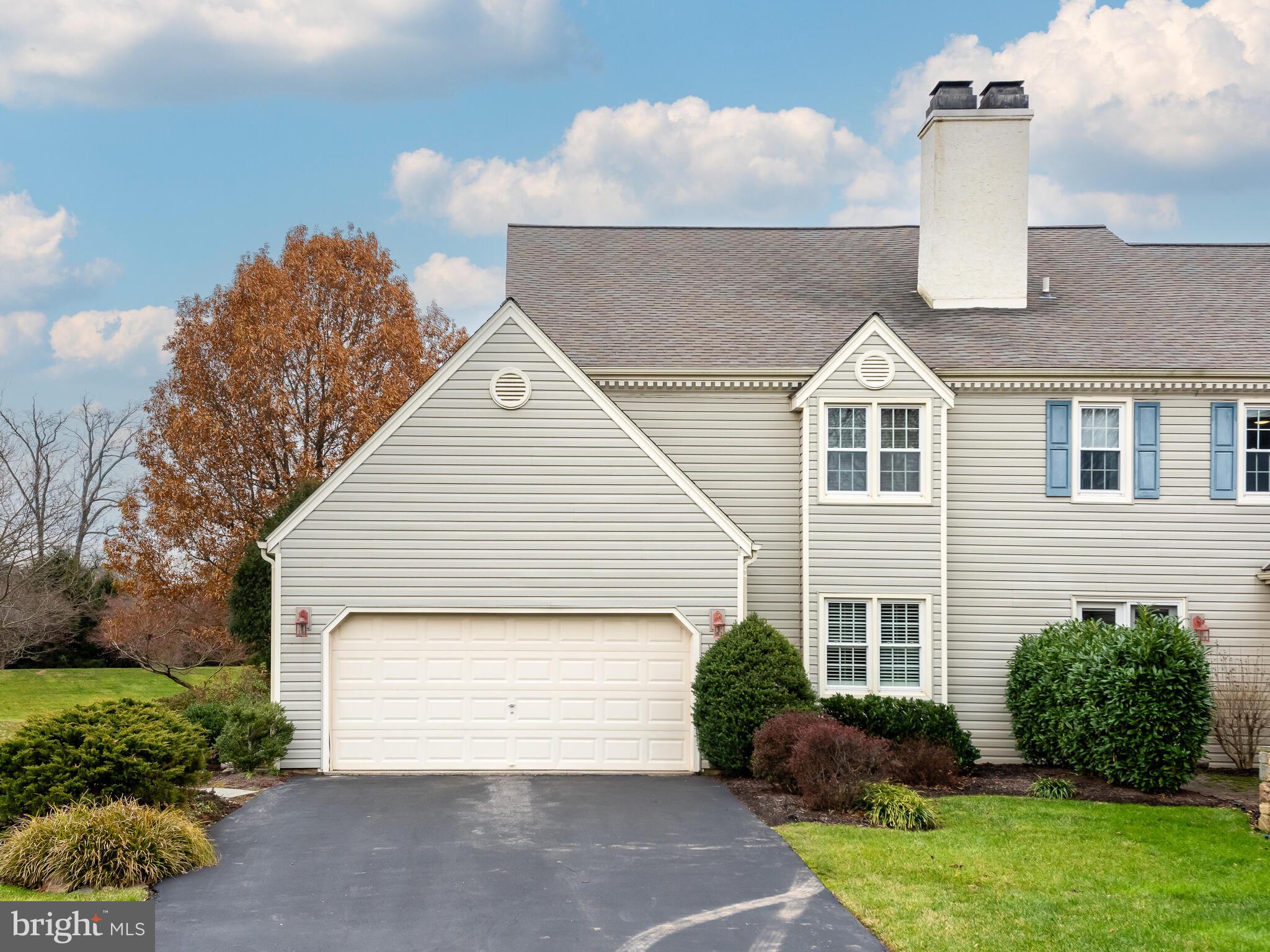 TWIN HILLS - Residential Lease