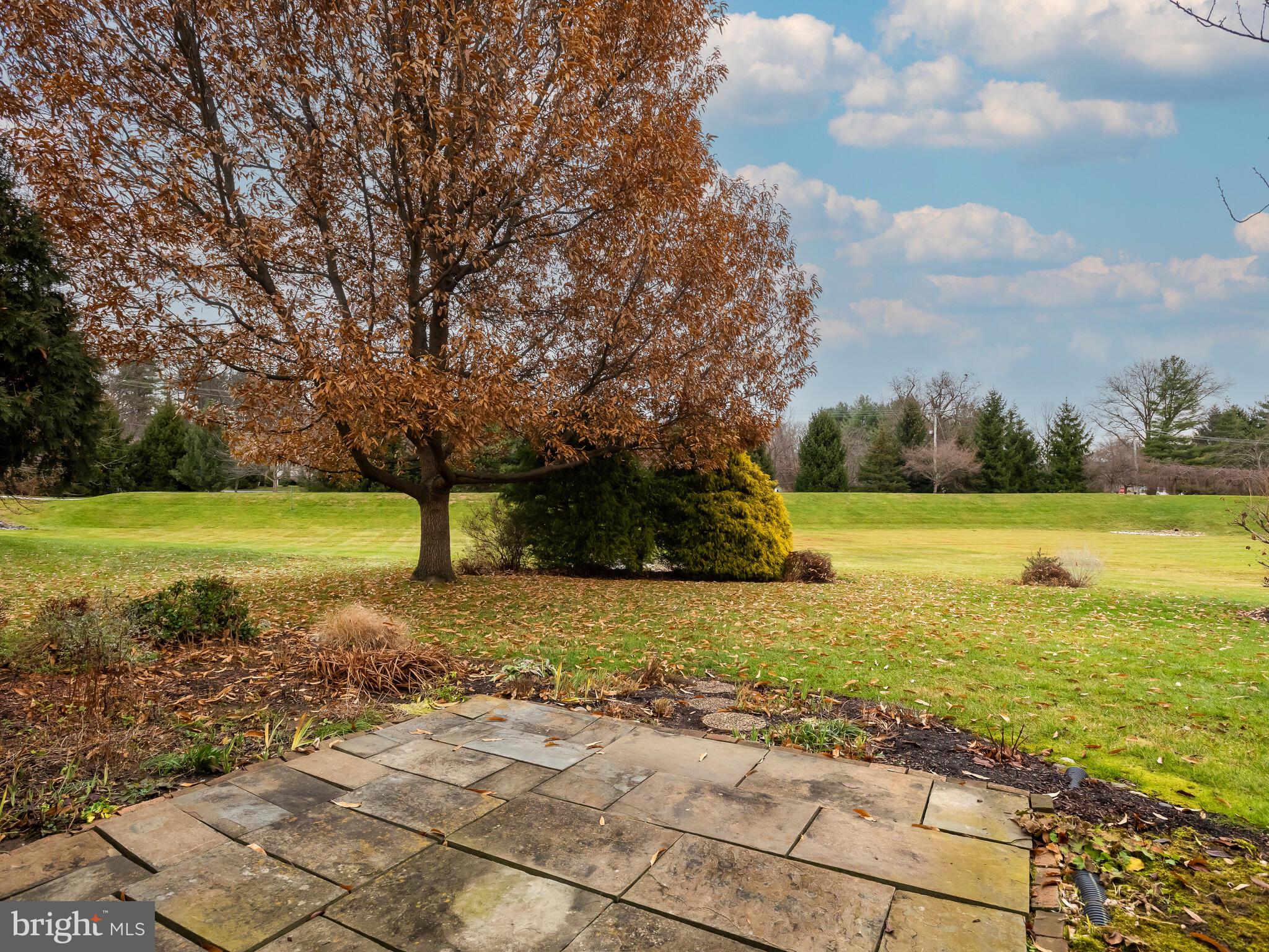 TWIN HILLS - Residential Lease