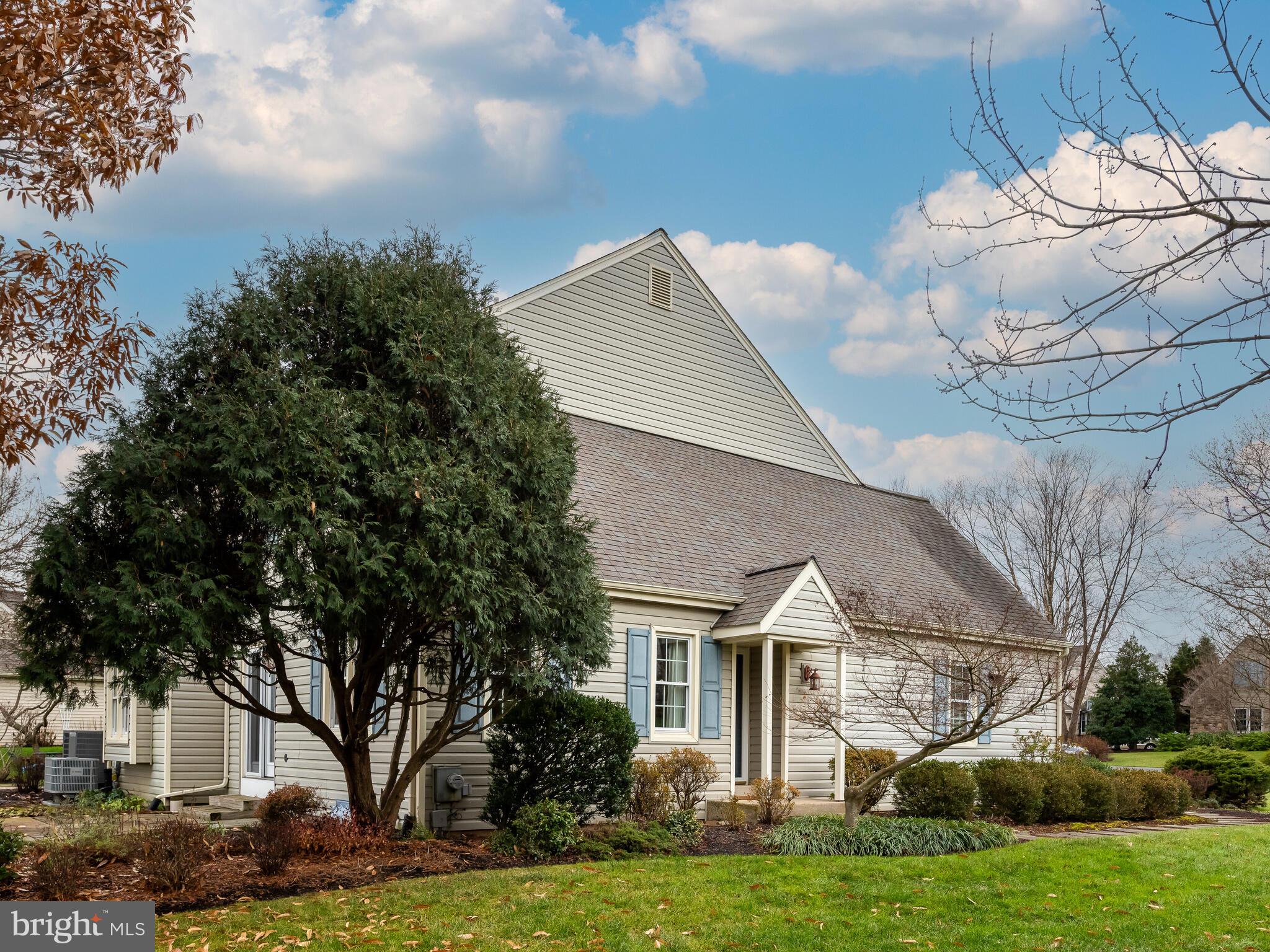 TWIN HILLS - Residential Lease