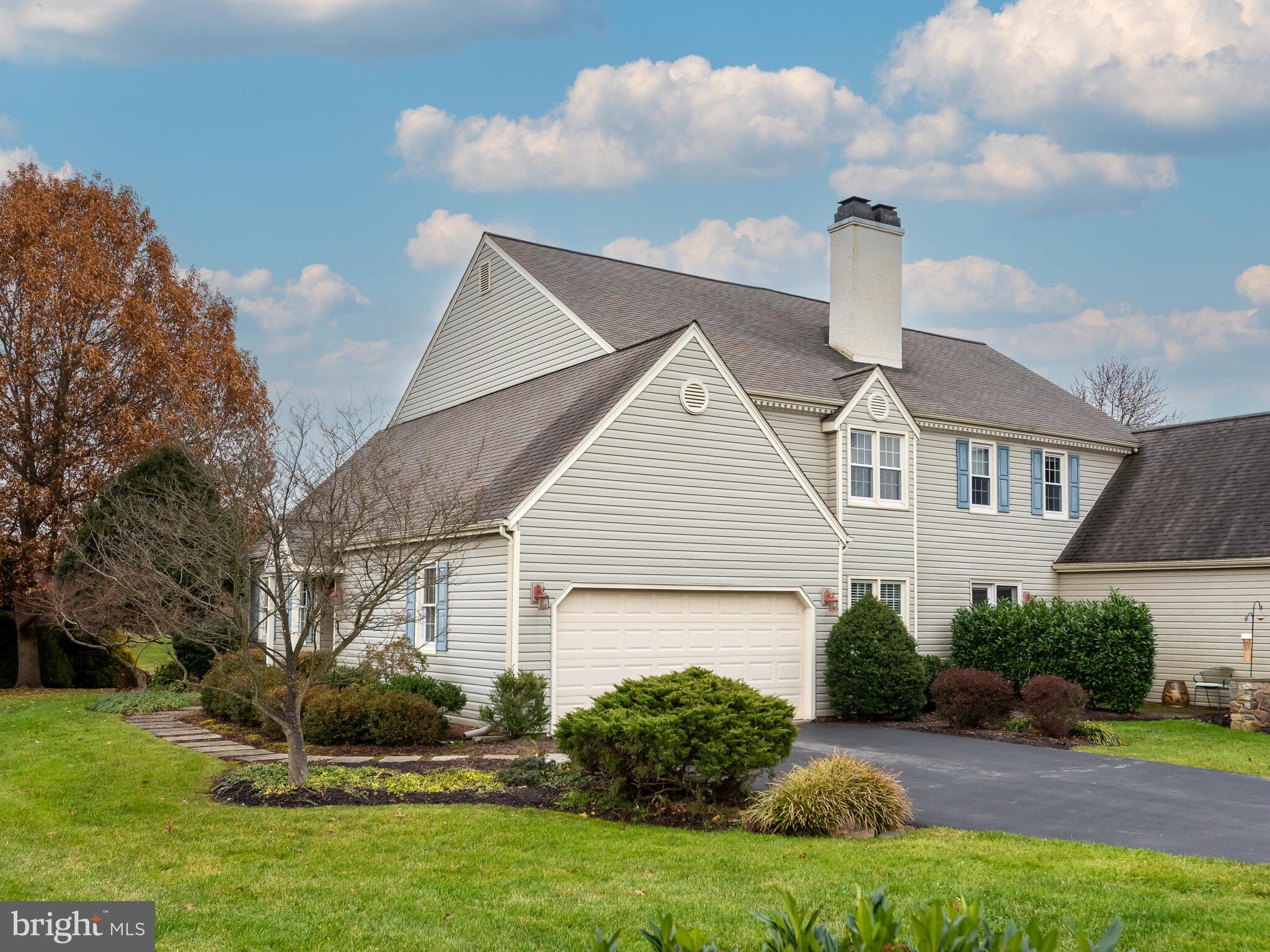 TWIN HILLS - Residential Lease