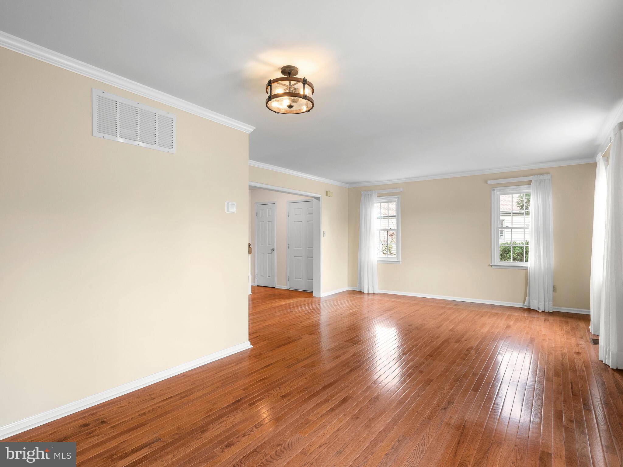 TWIN HILLS - Residential Lease