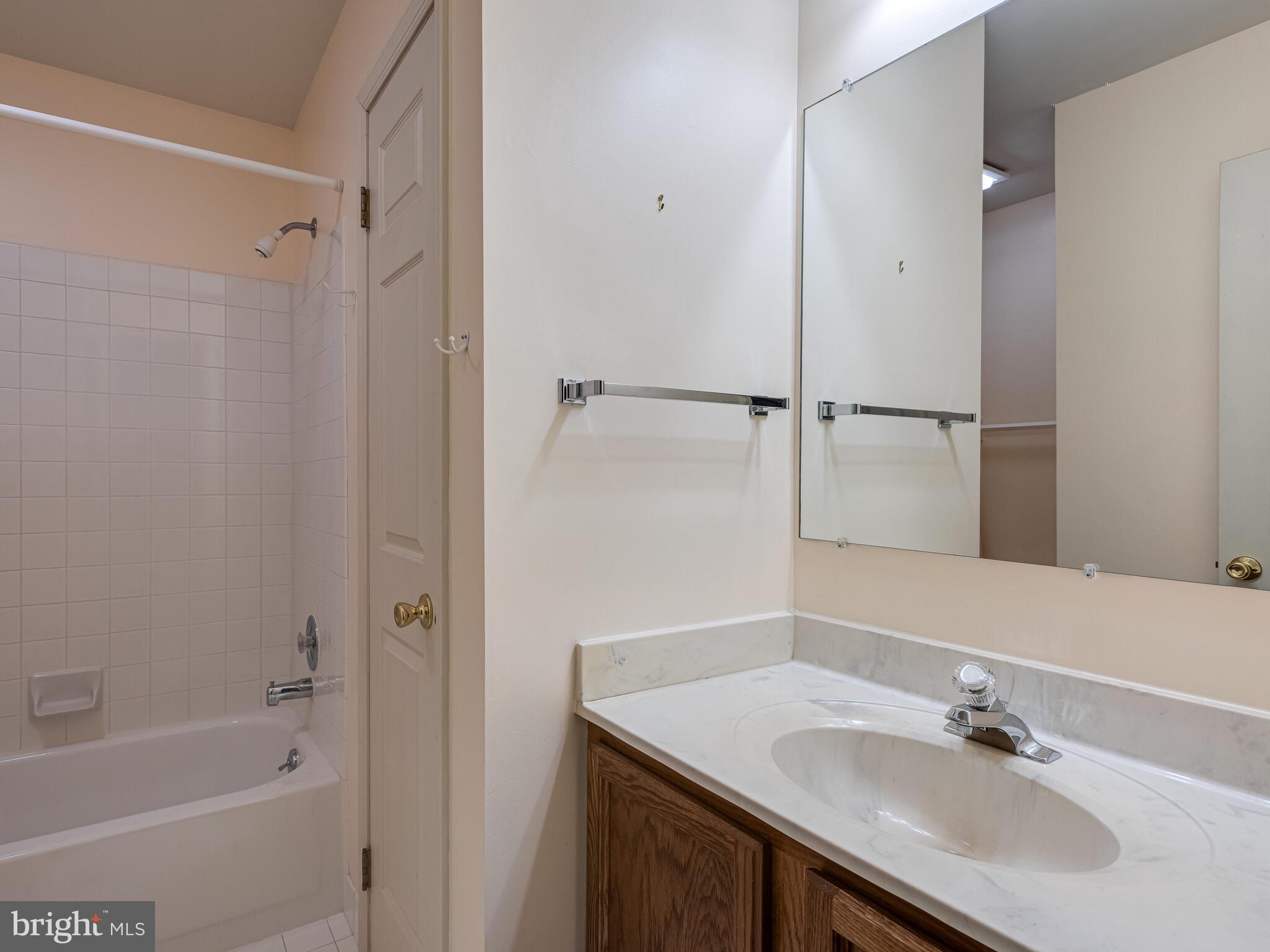 TWIN HILLS - Residential Lease