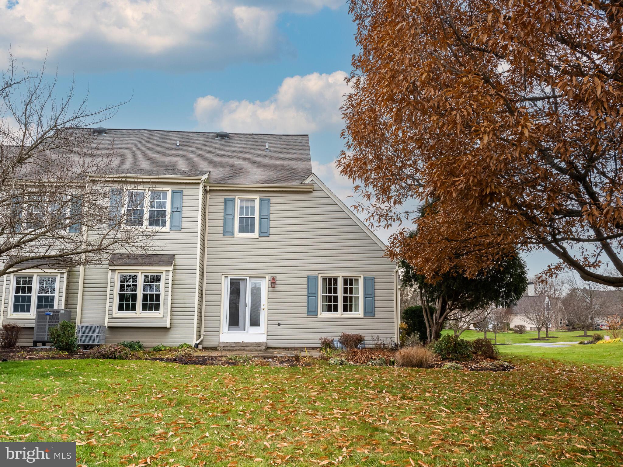 TWIN HILLS - Residential Lease