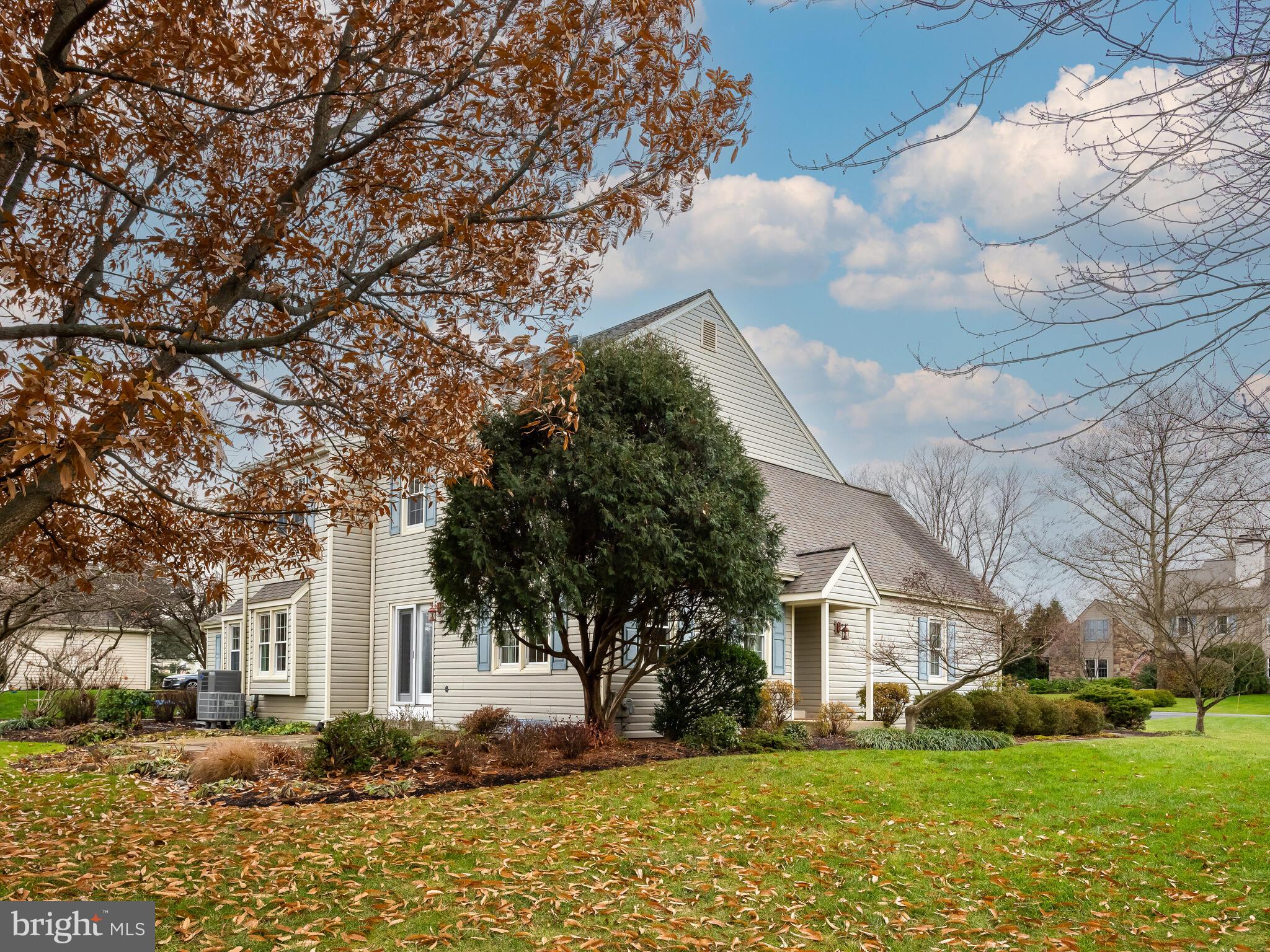 TWIN HILLS - Residential Lease