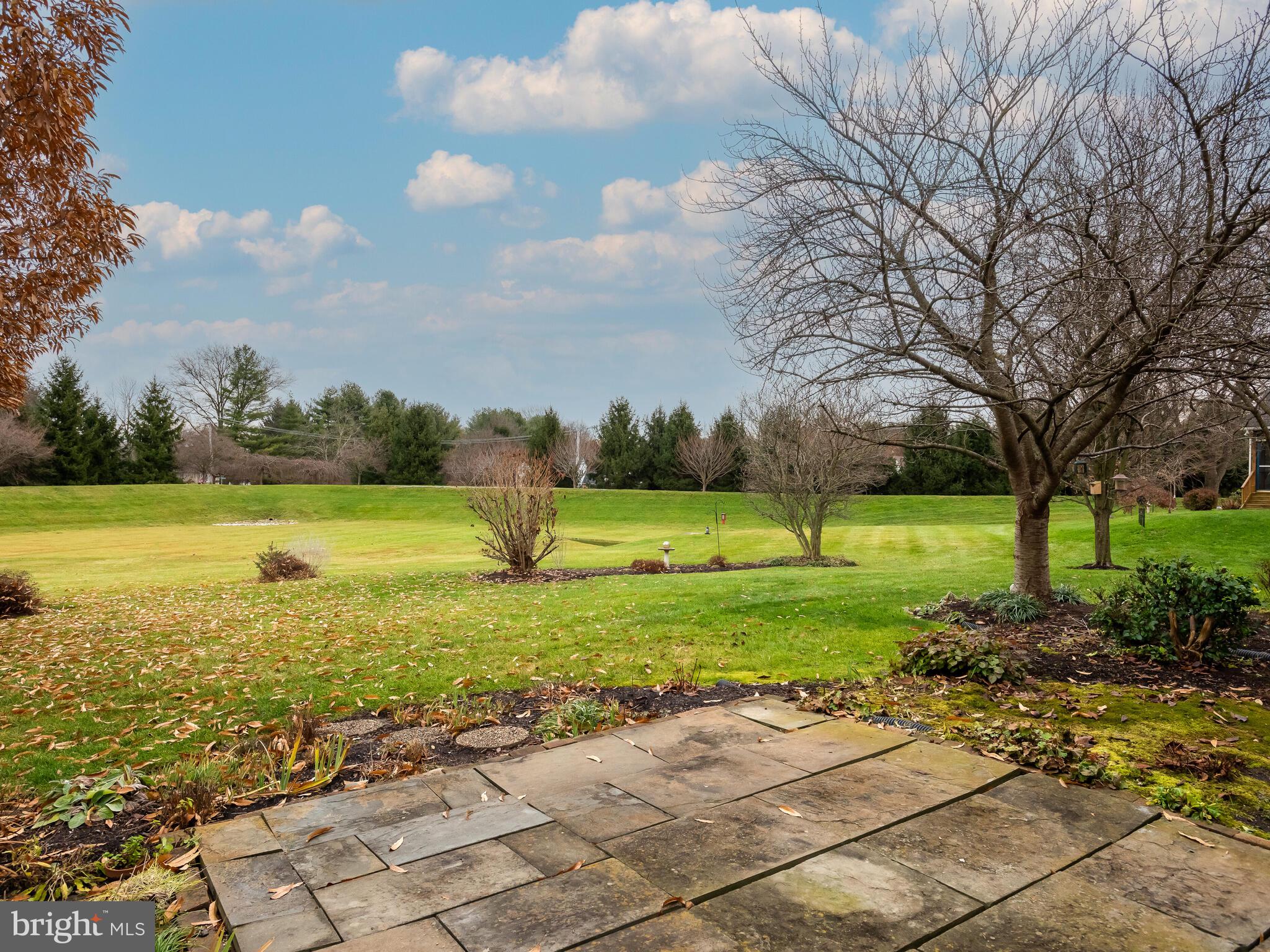 TWIN HILLS - Residential Lease