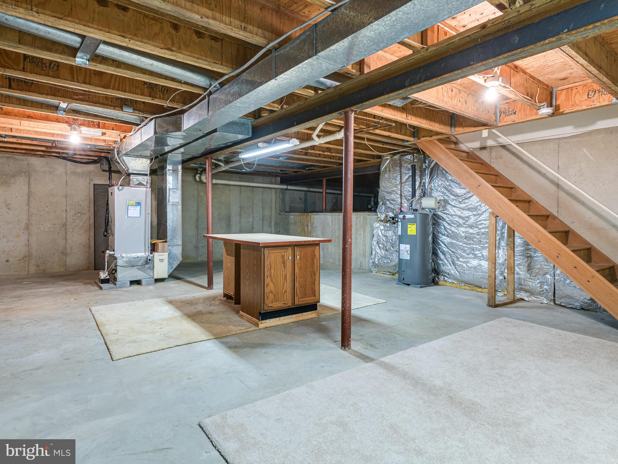 TWIN HILLS - Residential Lease