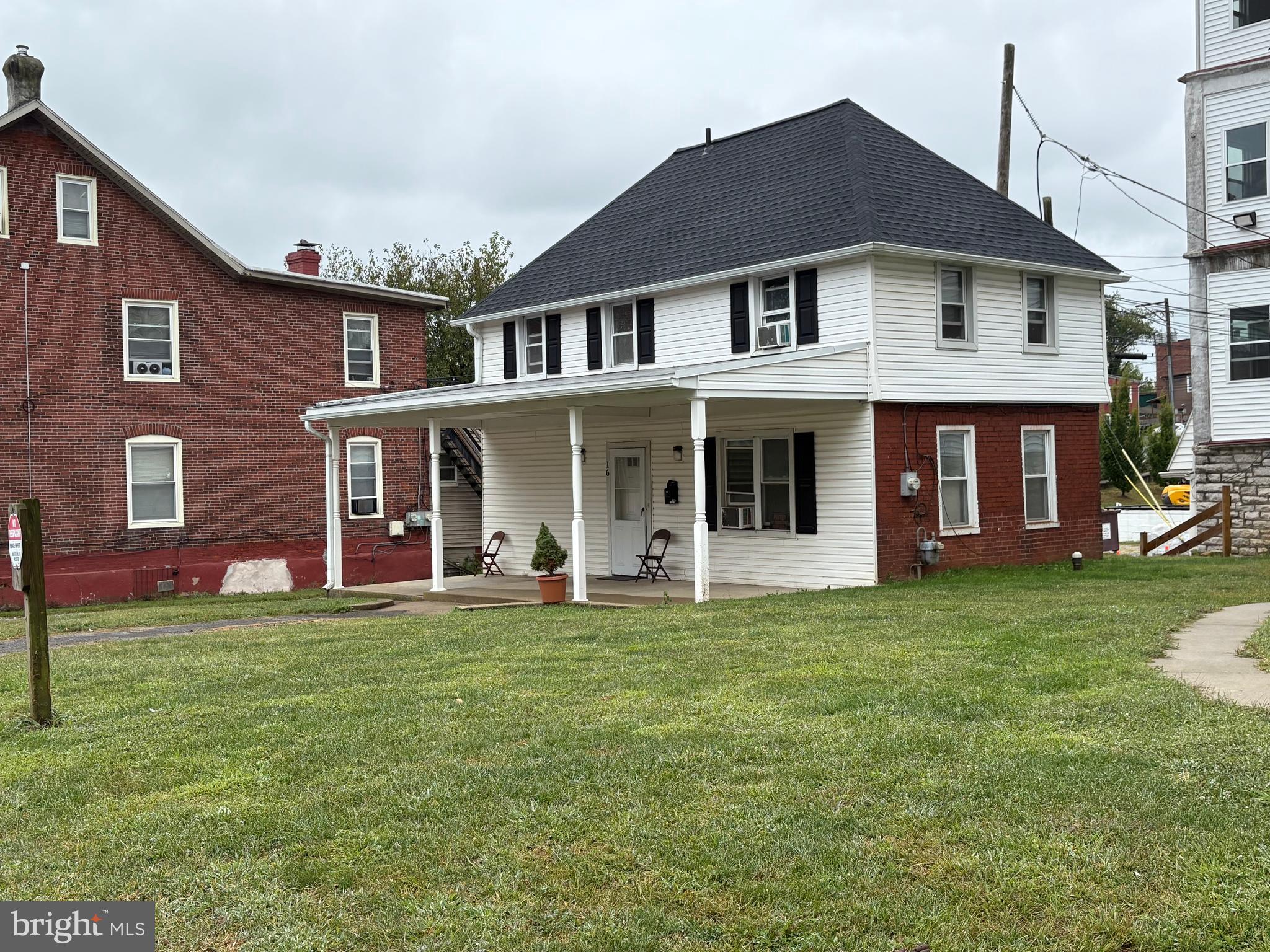 430 E LINCOLN HIGHWAY