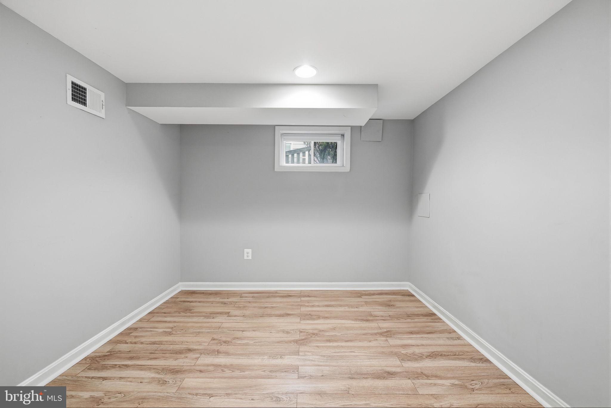 TARA - LEEWAY HEIGHTS - Residential