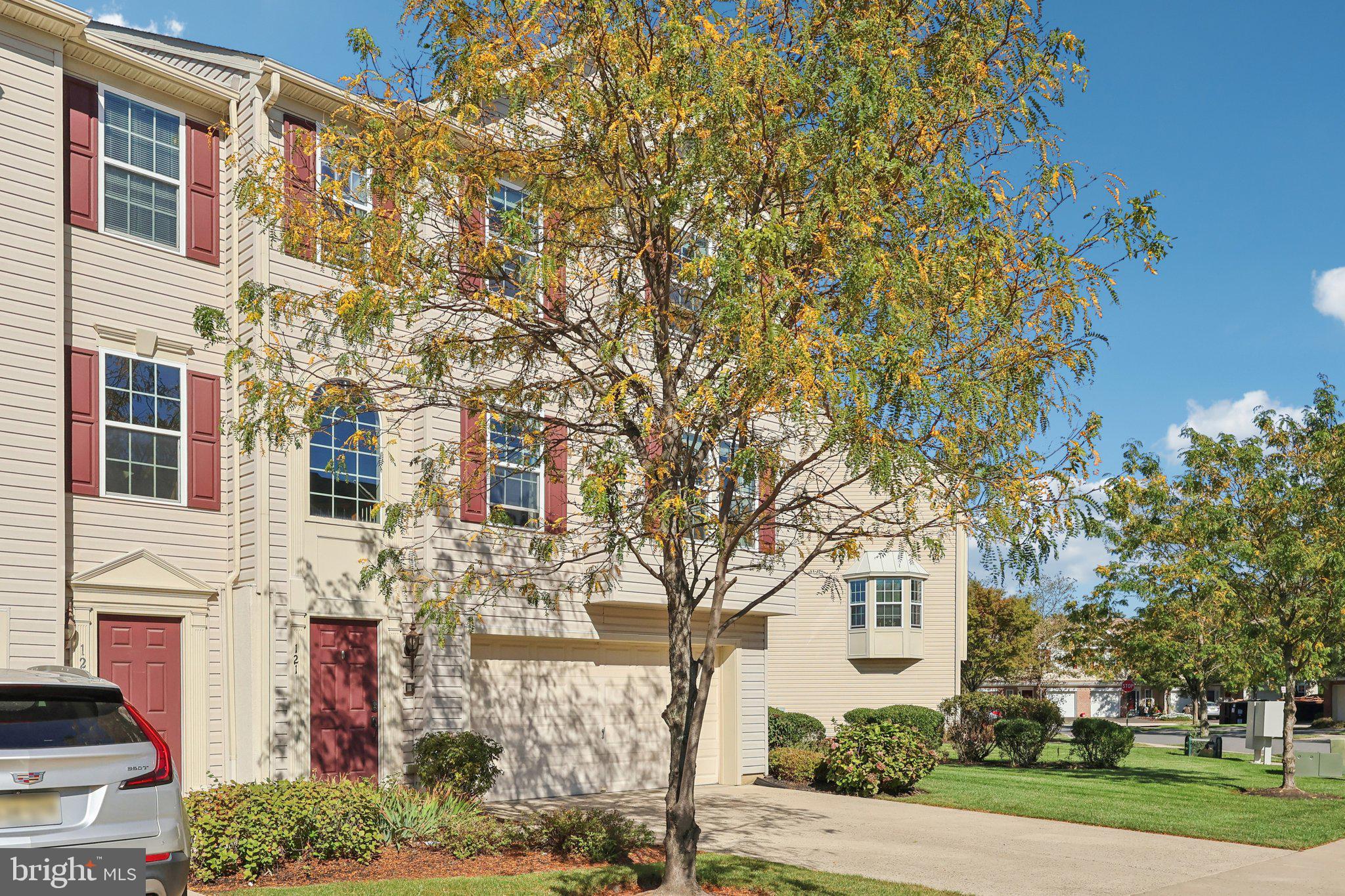 121 HELEN DRIVE