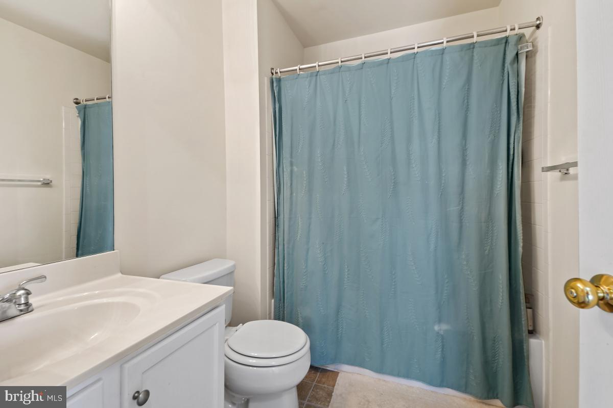 KINGSVIEW VILLAGE - Residential Lease