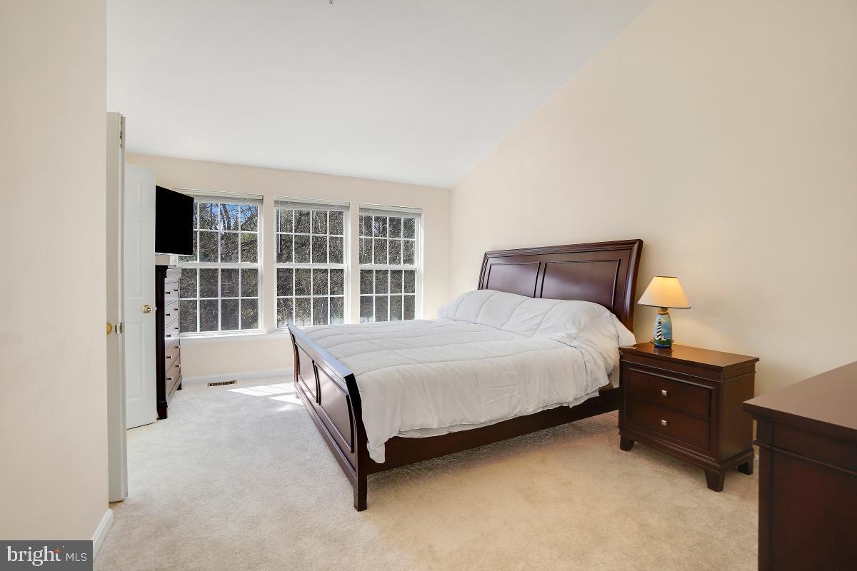 KINGSVIEW VILLAGE - Residential Lease