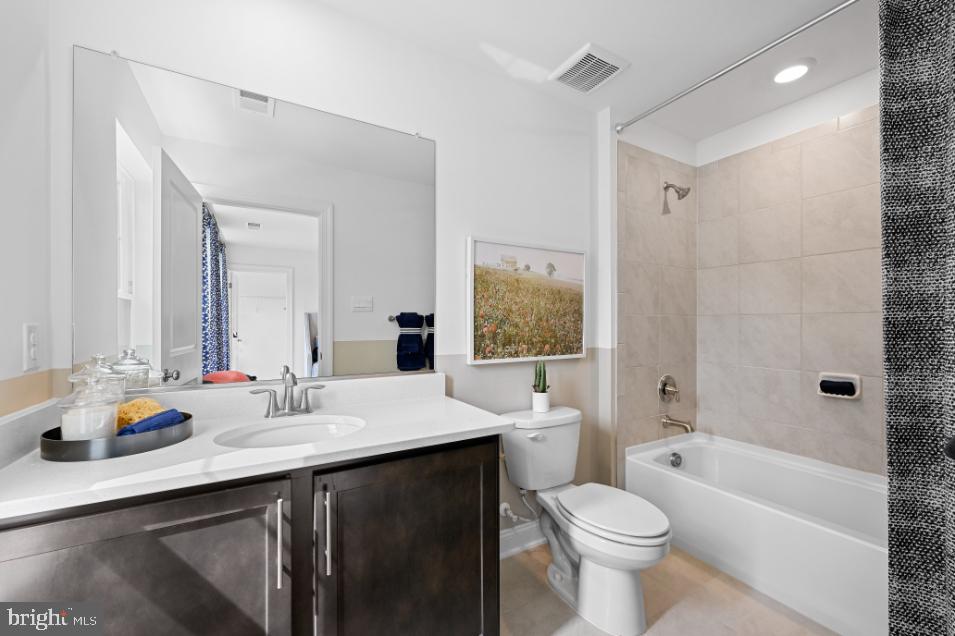 GREENWOOD VILLAGE - Residential