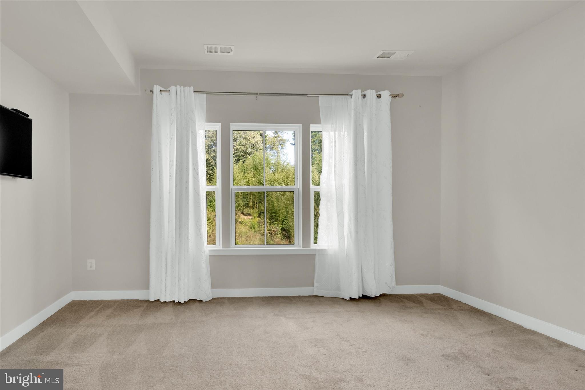 ELKRIDGE CROSSING - Residential Lease