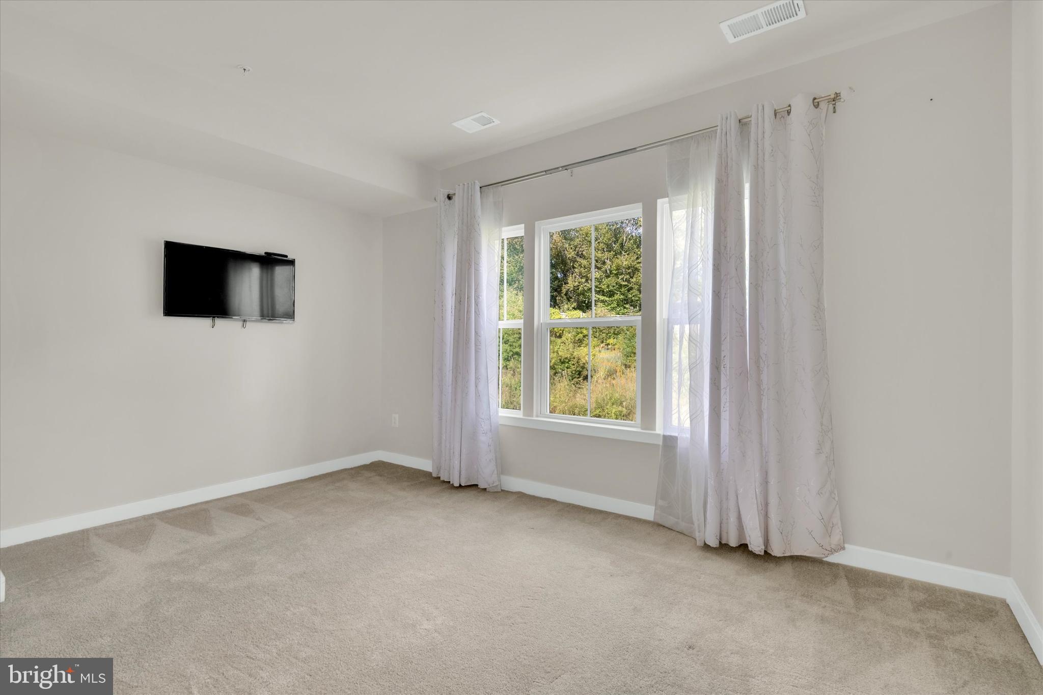 ELKRIDGE CROSSING - Residential Lease