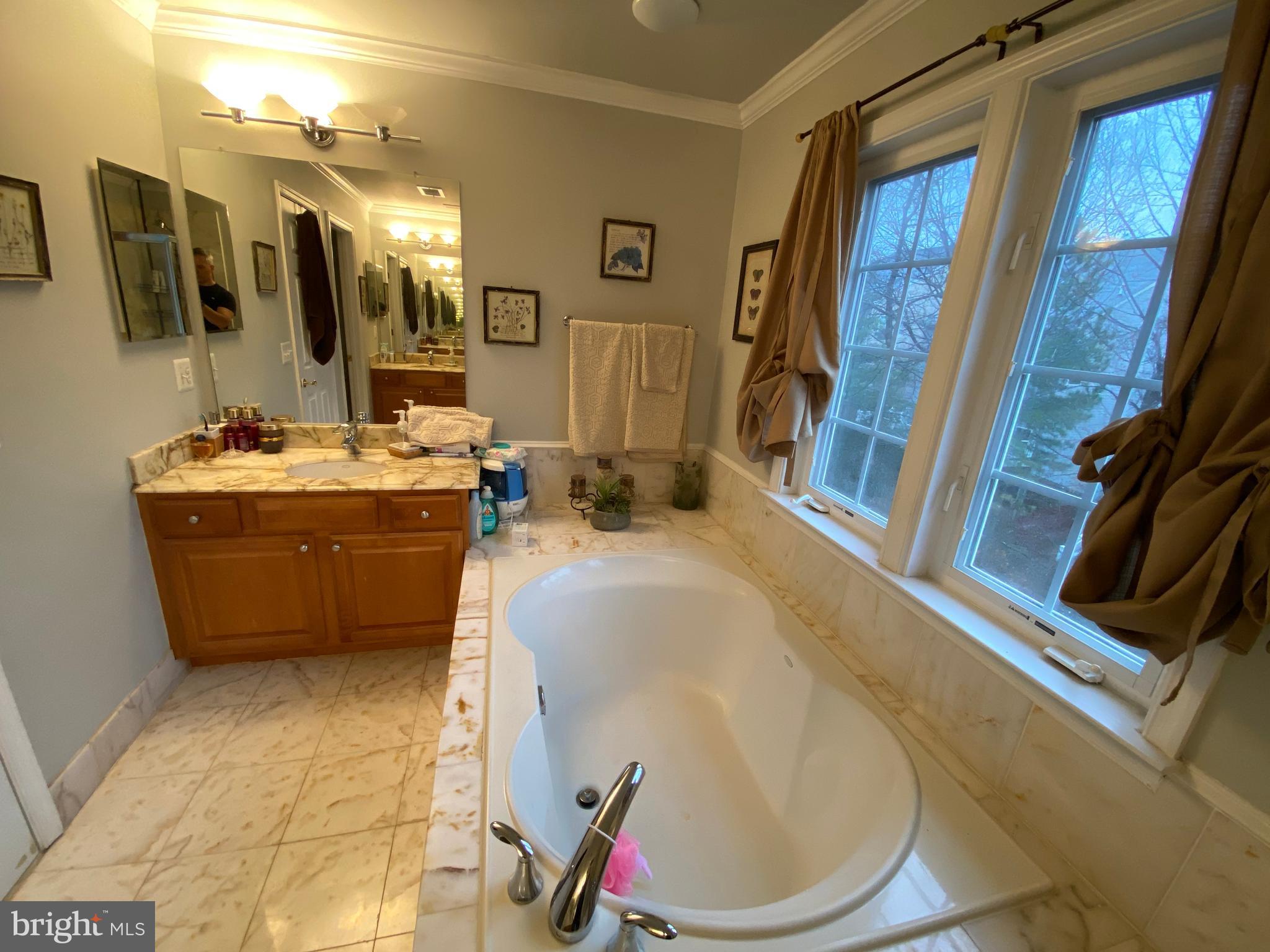 GUNSTON HILL - Residential