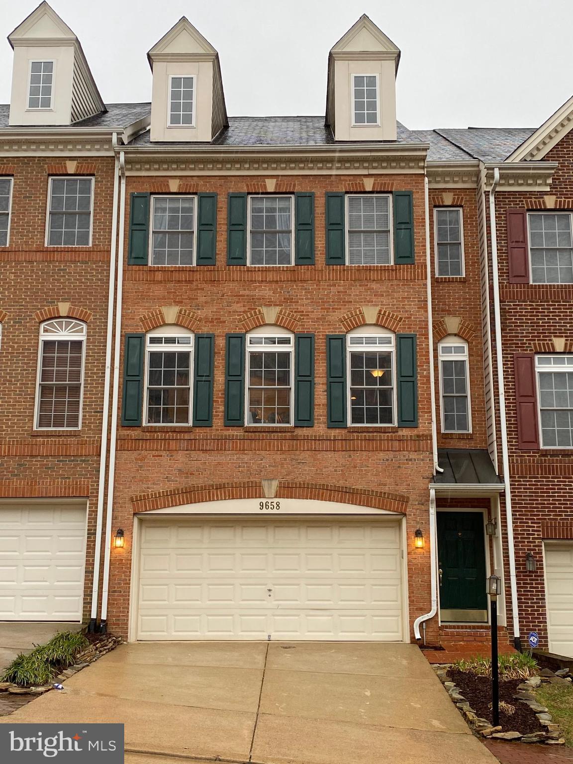 GUNSTON HILL - Residential