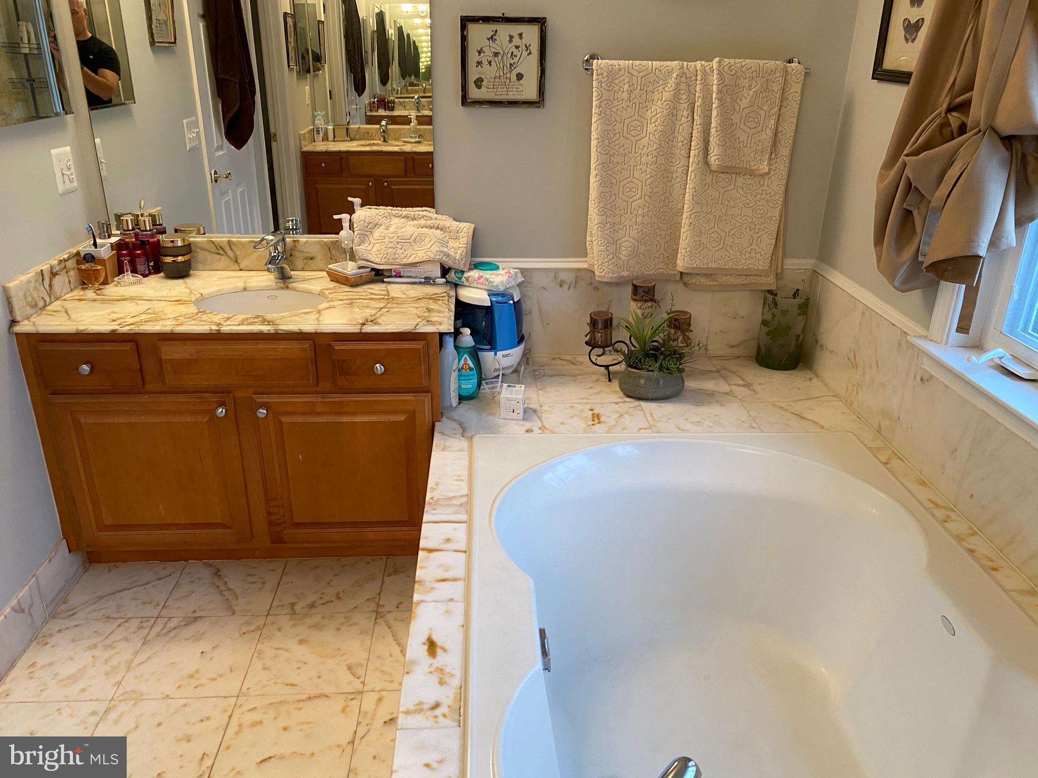 GUNSTON HILL - Residential