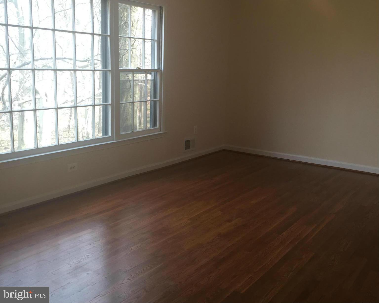 GREENWICH HILL - Residential