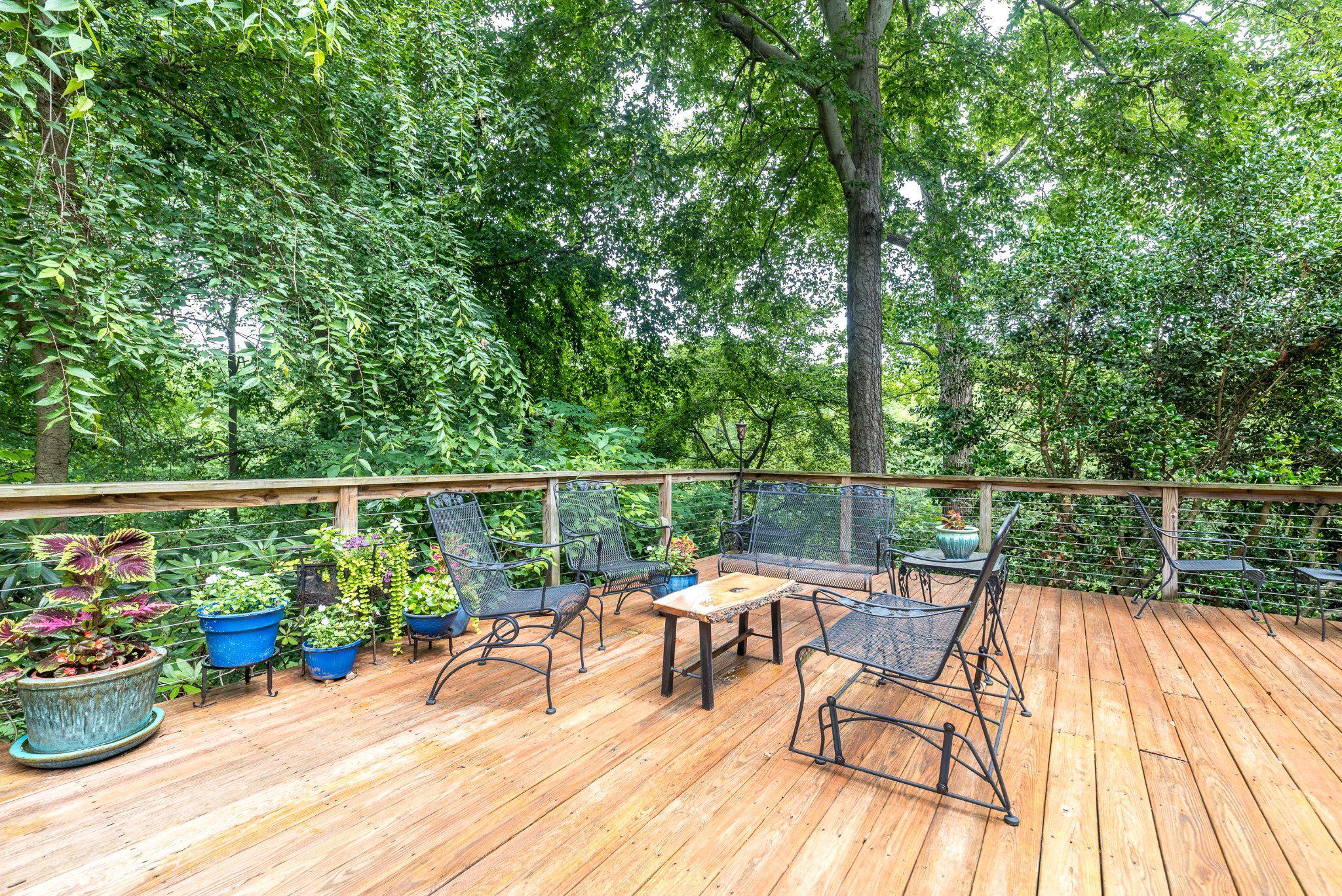 Perched above the Delaware Canal at the end of a quiet cul-de-sac, 24 – image 76