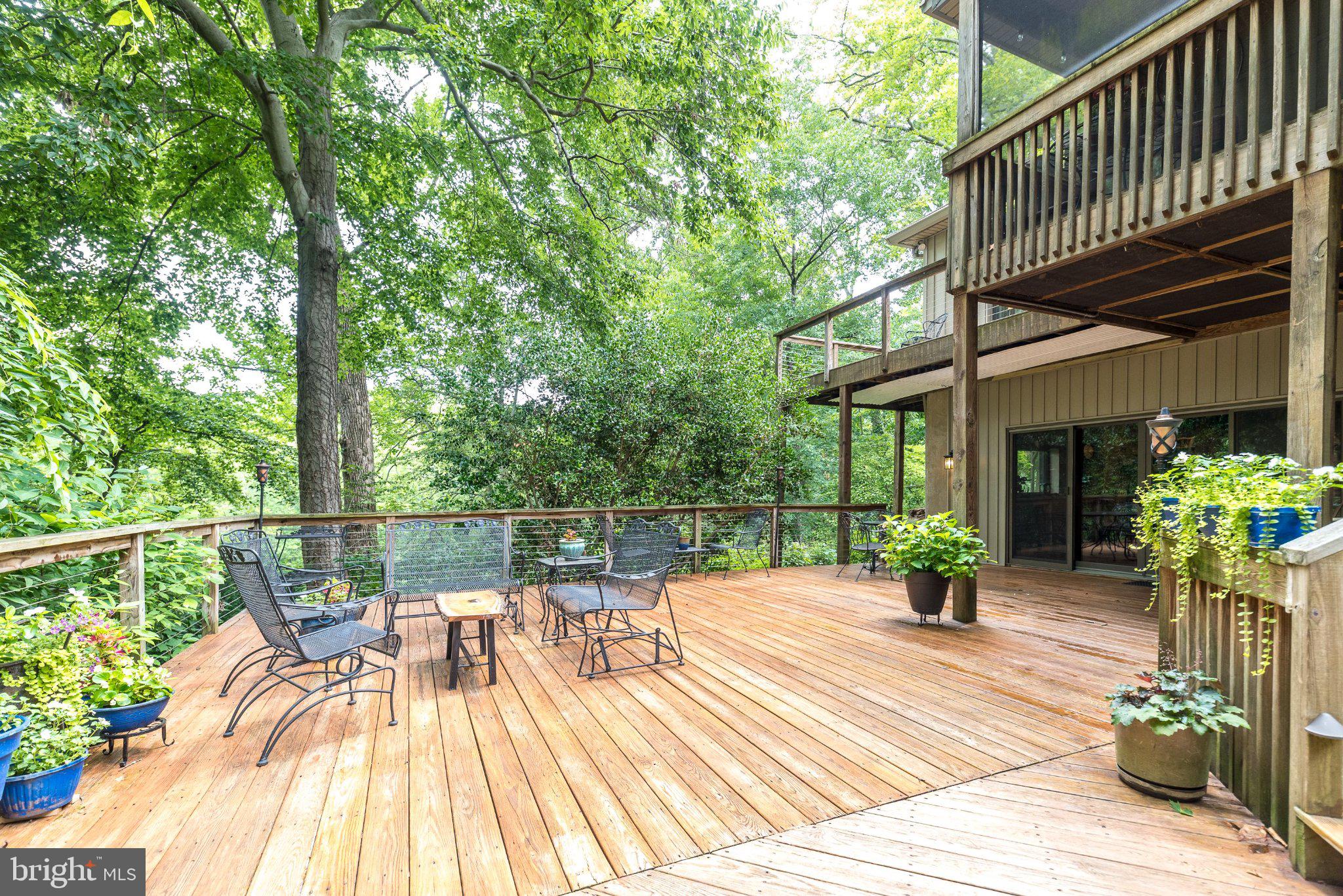 Perched above the Delaware Canal at the end of a quiet cul-de-sac, 24 – image 74