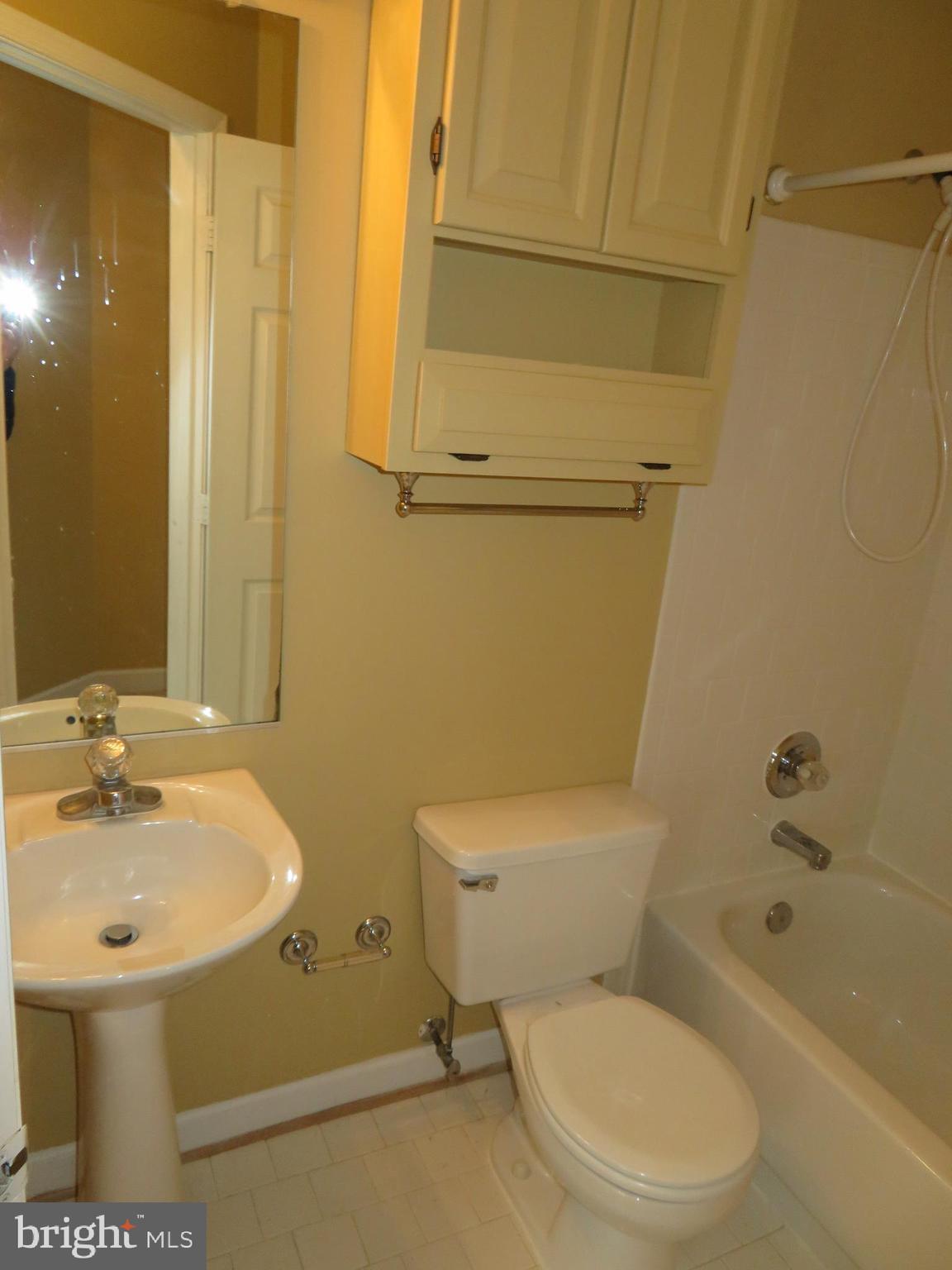 WATERFORD - Residential Lease