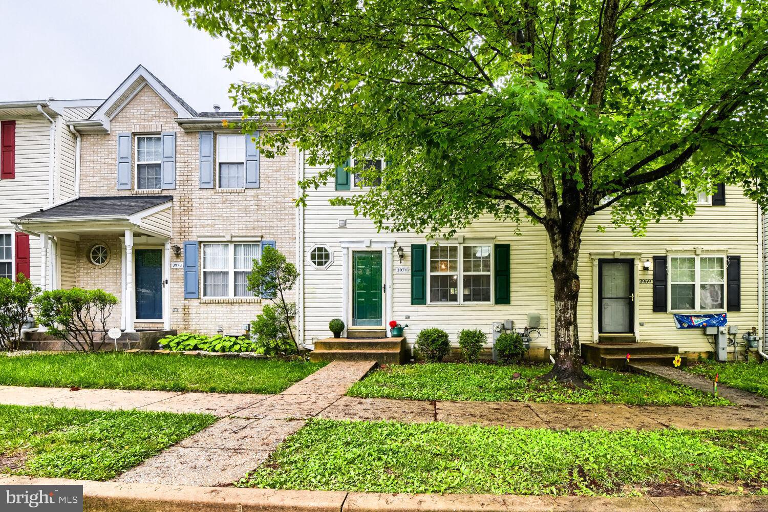 3971 RED DEER CIRCLE