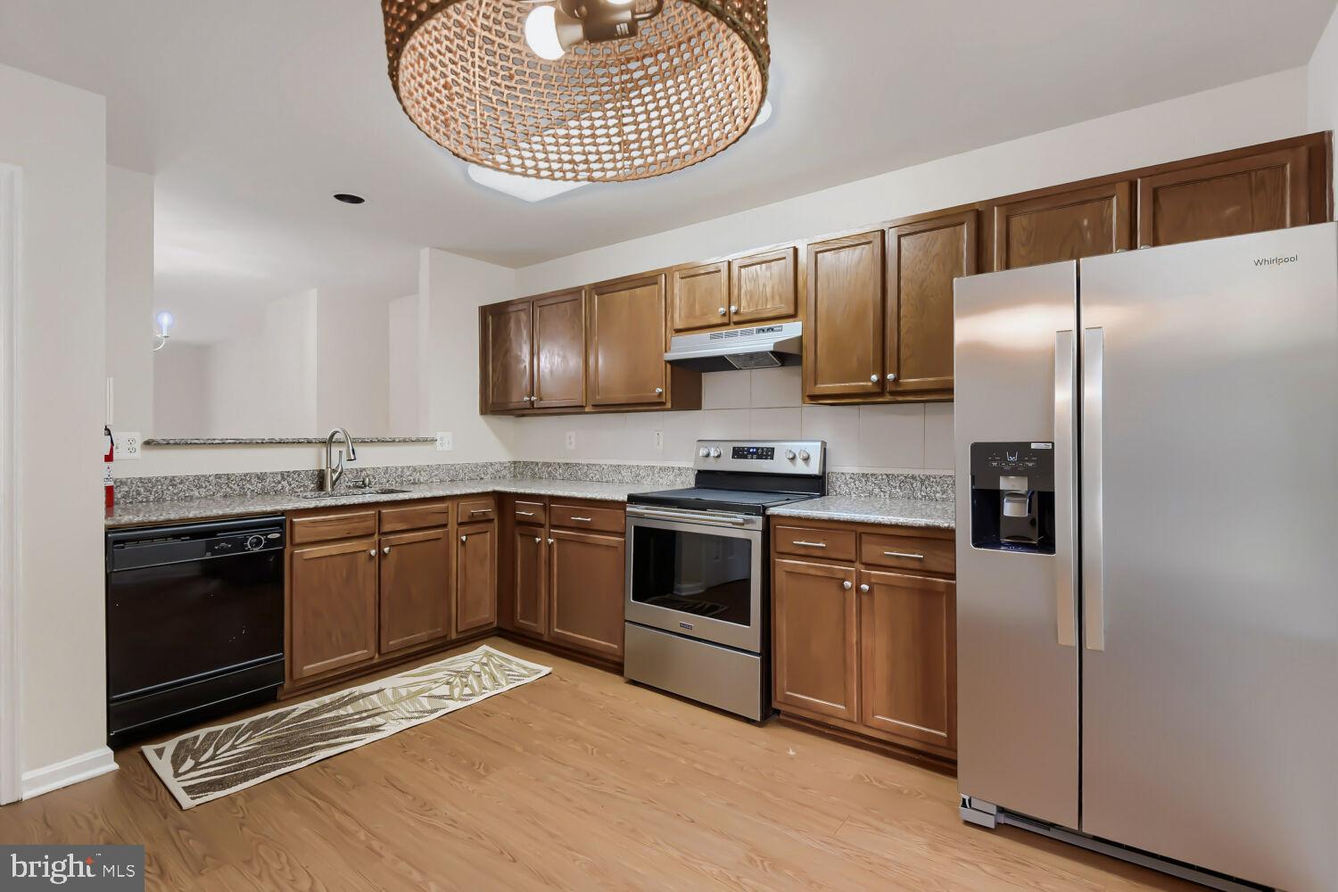 3971 RED DEER CIRCLE