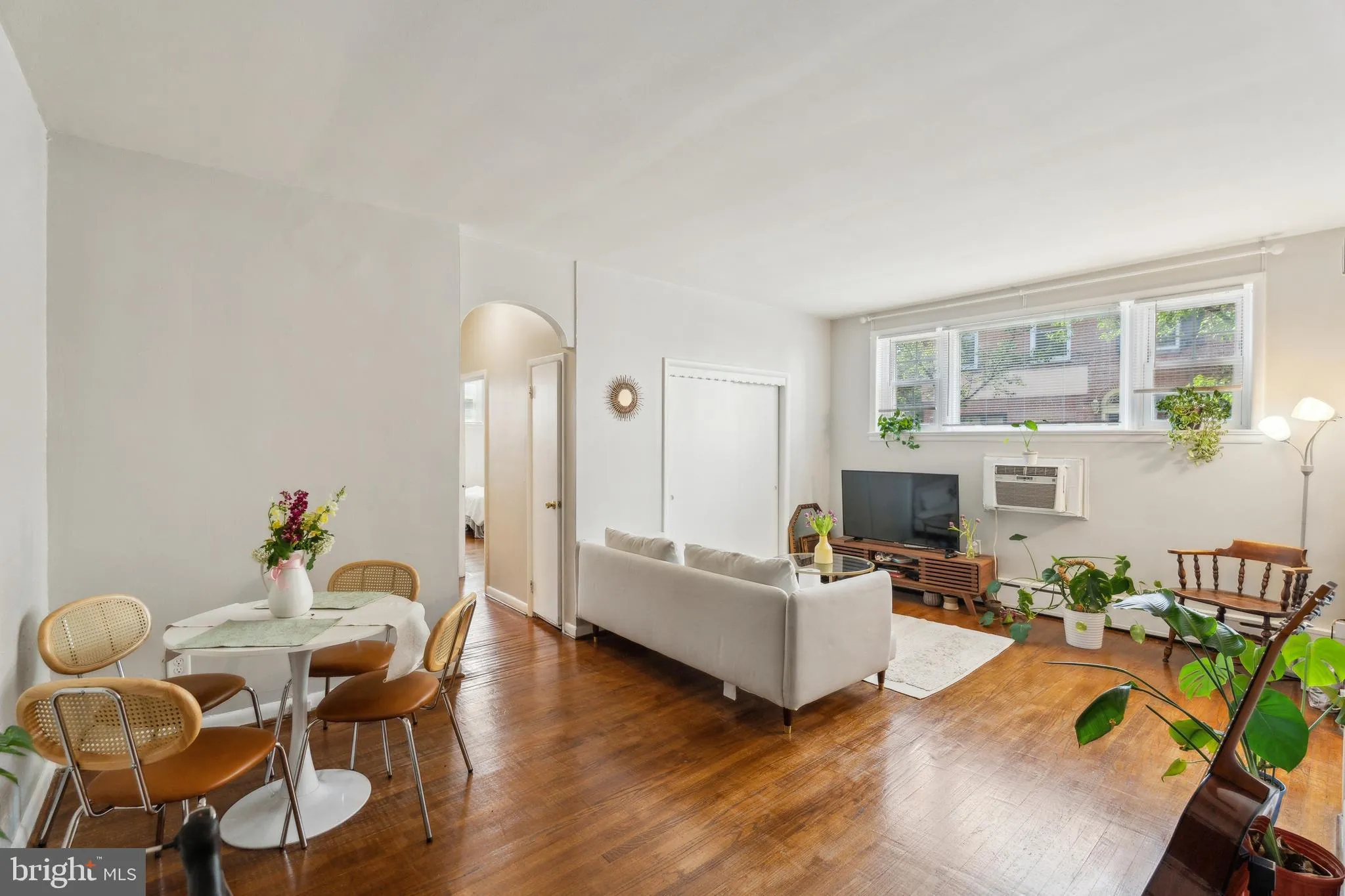 Philadelphia, Pennsylvania 19146, United States, 2 Bedrooms Bedrooms, ,1 BathroomBathrooms,Residential,Active,129117