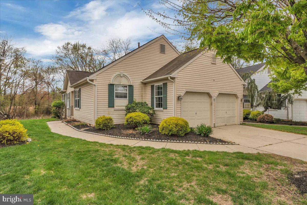 33 GLENVIEW WAY E
