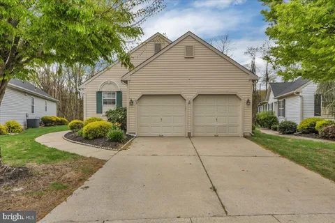 33 Glenview Way E, Gibbsboro, NJ MLS: NJCD2090900