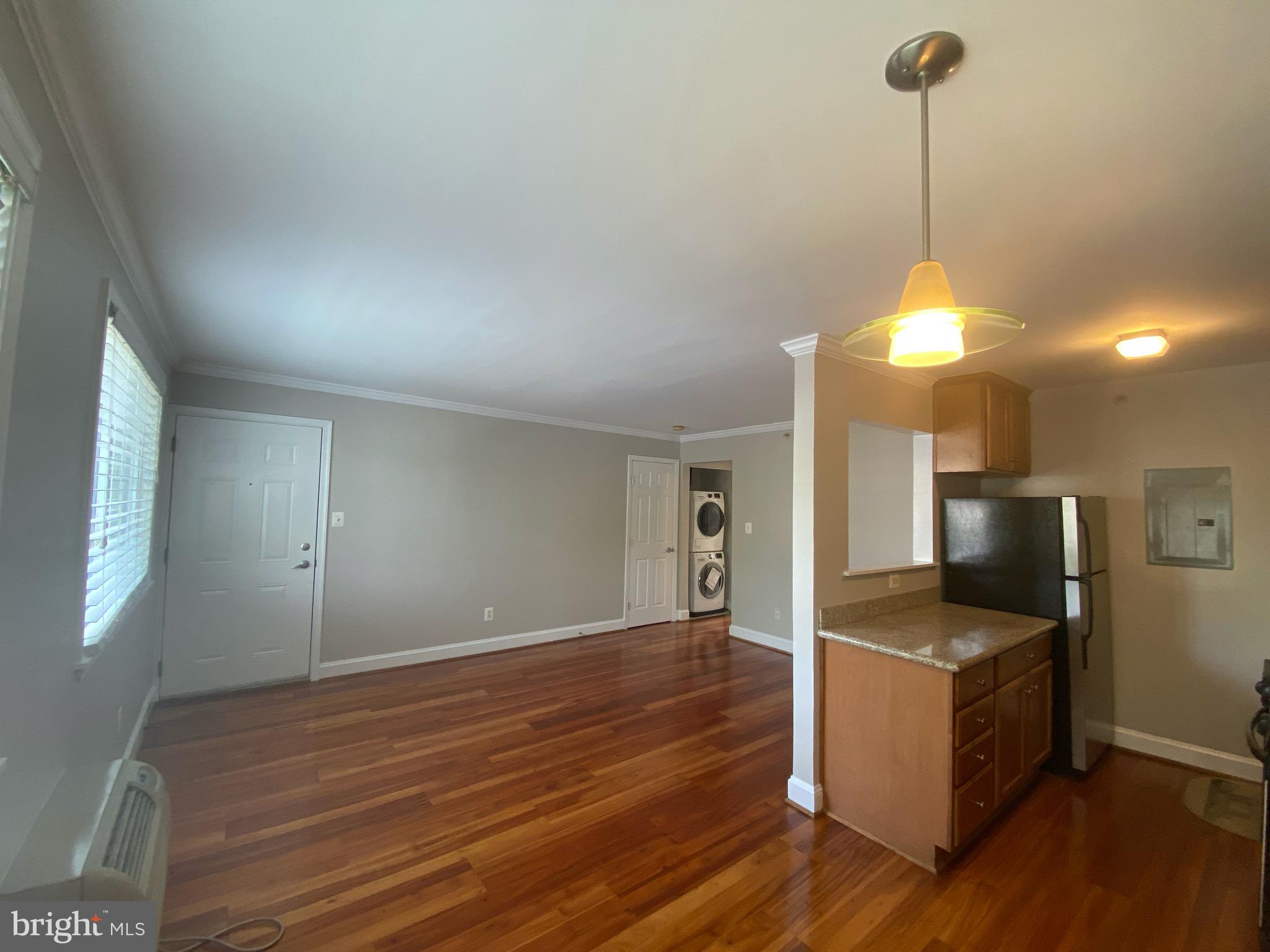 THE OAKS MAIN STREET LAUREL - Residential Lease