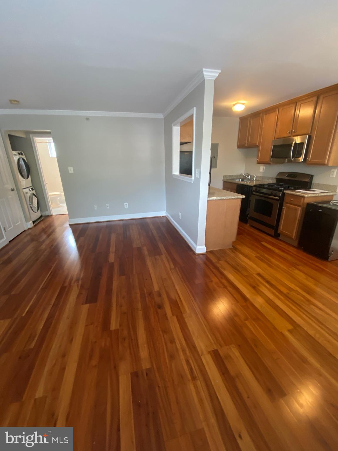 THE OAKS MAIN STREET LAUREL - Residential Lease