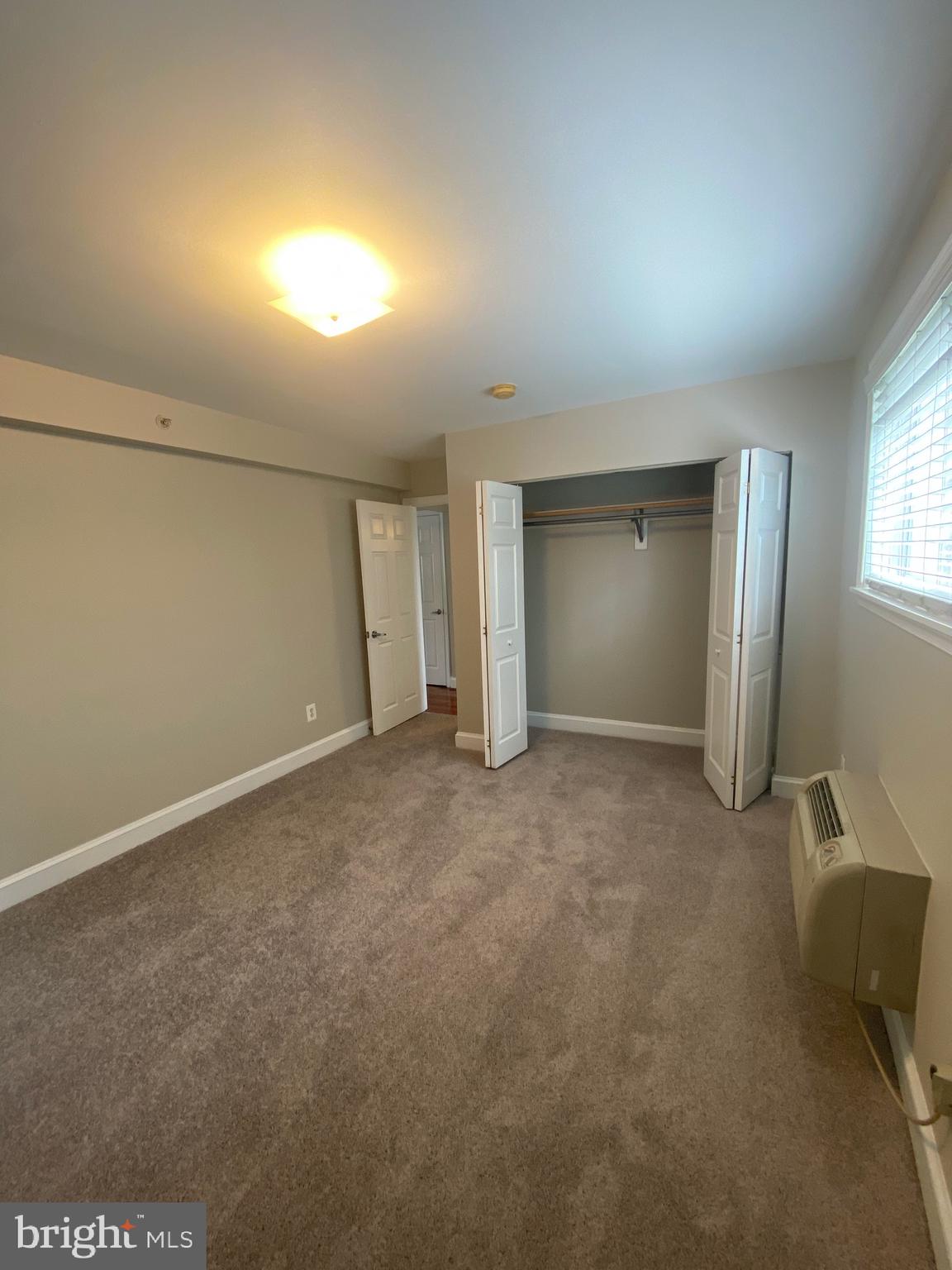 THE OAKS MAIN STREET LAUREL - Residential Lease