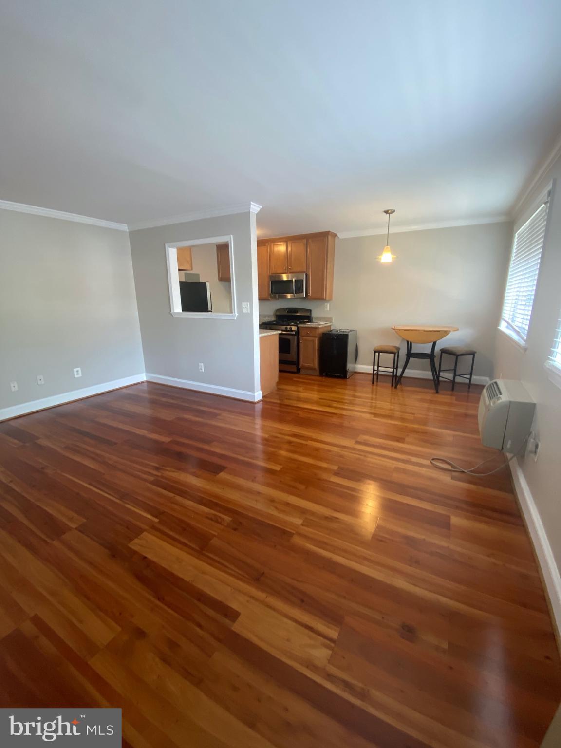 THE OAKS MAIN STREET LAUREL - Residential Lease