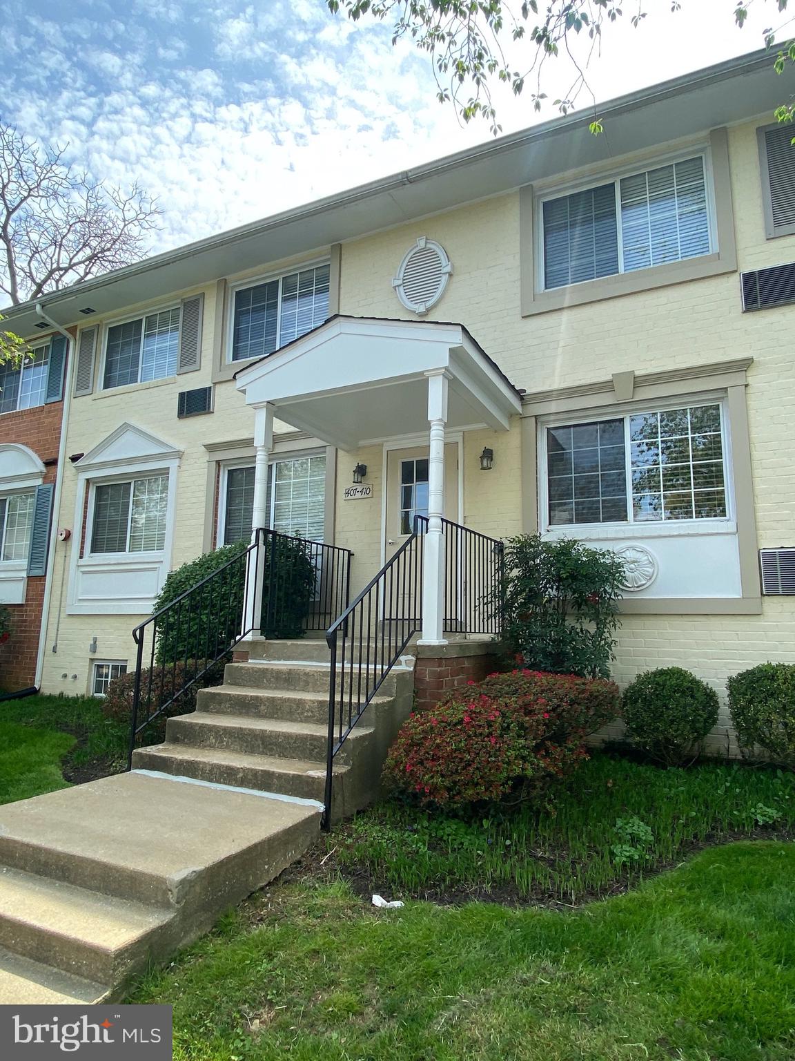 THE OAKS MAIN STREET LAUREL - Residential Lease