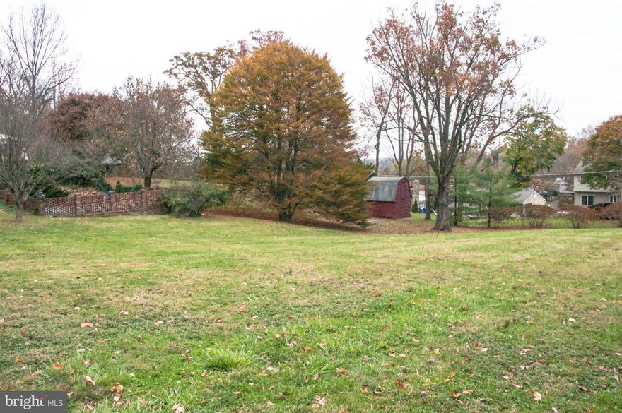 Singular opportunity to build your custom home in the venerable neighborhood of Old Dunloggin.  Tree-shaded streets, public utilities.    A wide range of construction dates provides an environment of diversity, architectural variety, and the dignity of age and wealth.   There is an approved site development plan for the lot.  Land rolls gently downward toward the rear and is ripe for access and construction planning.    Note school assignments.

See ByLaws for the StJohnsCommunityAssociation  at mysjca.org.  
There are no compulsory fees.